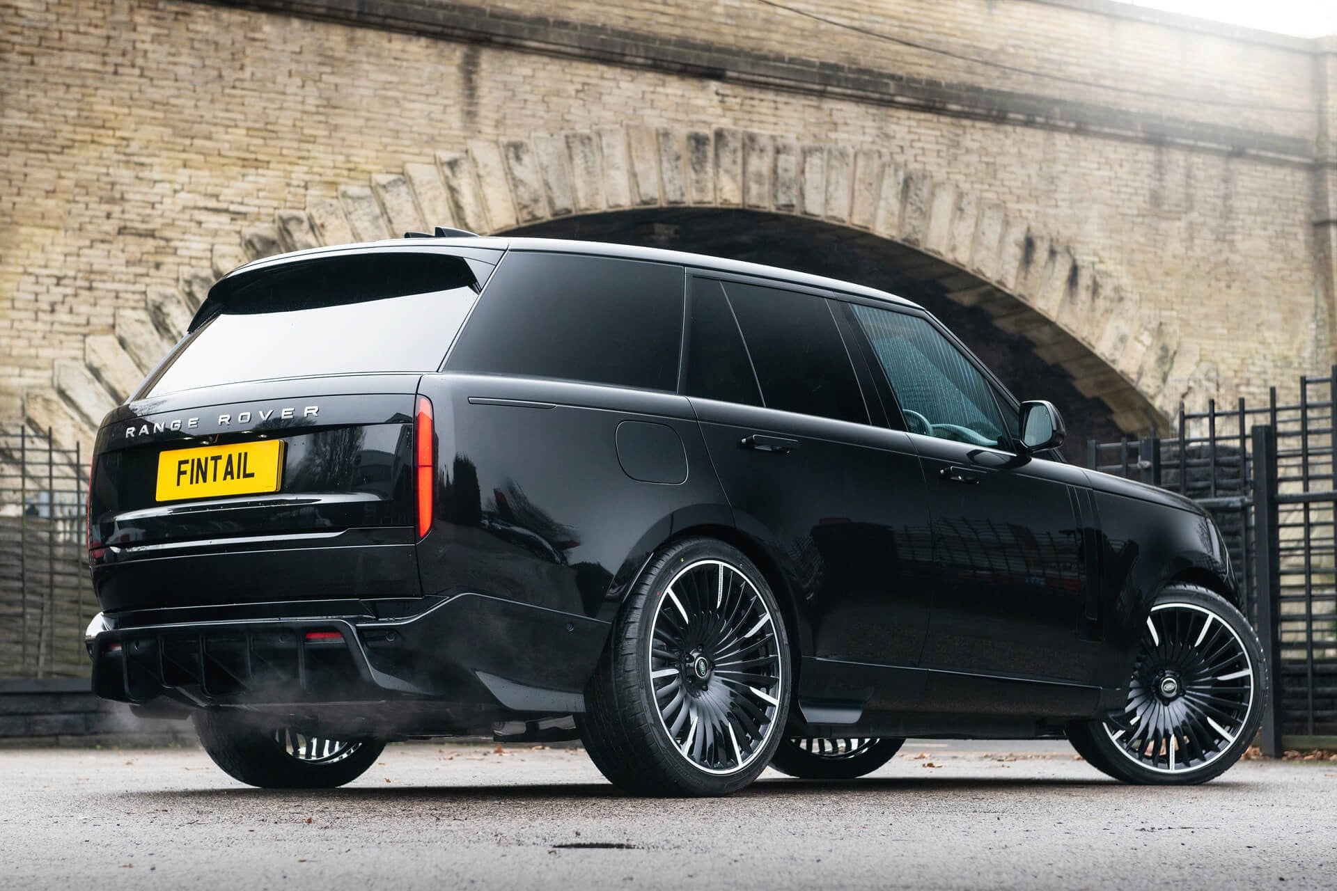 Range Rover P460e