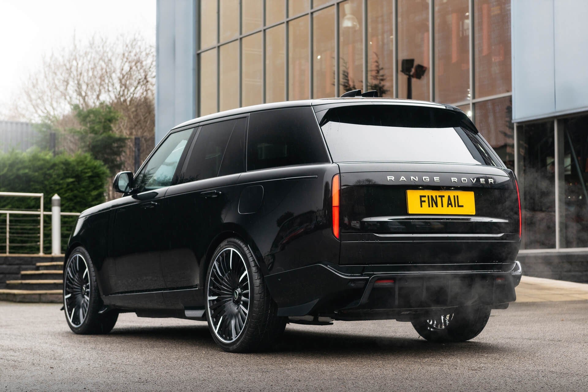 Range Rover P460e