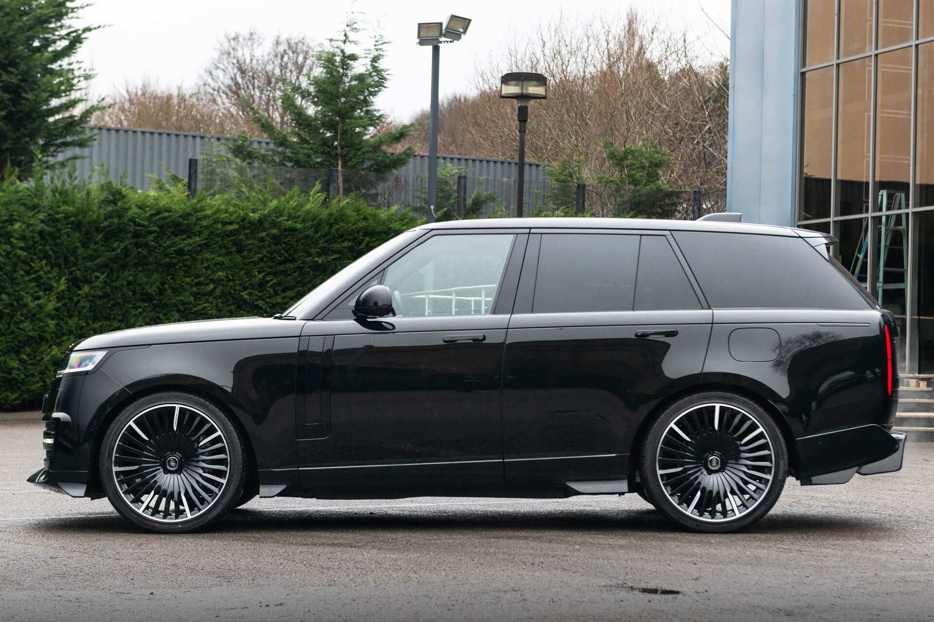 Range Rover P460e