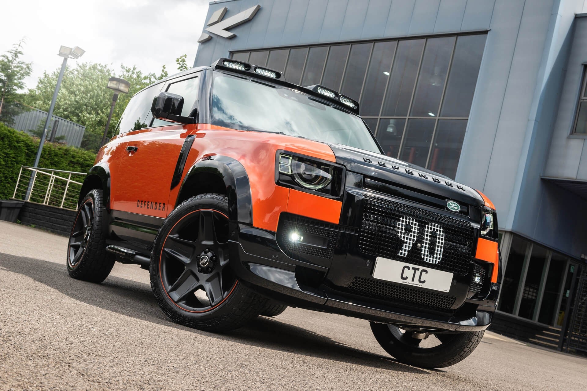 Land Rover Defender 90 Gallery Image