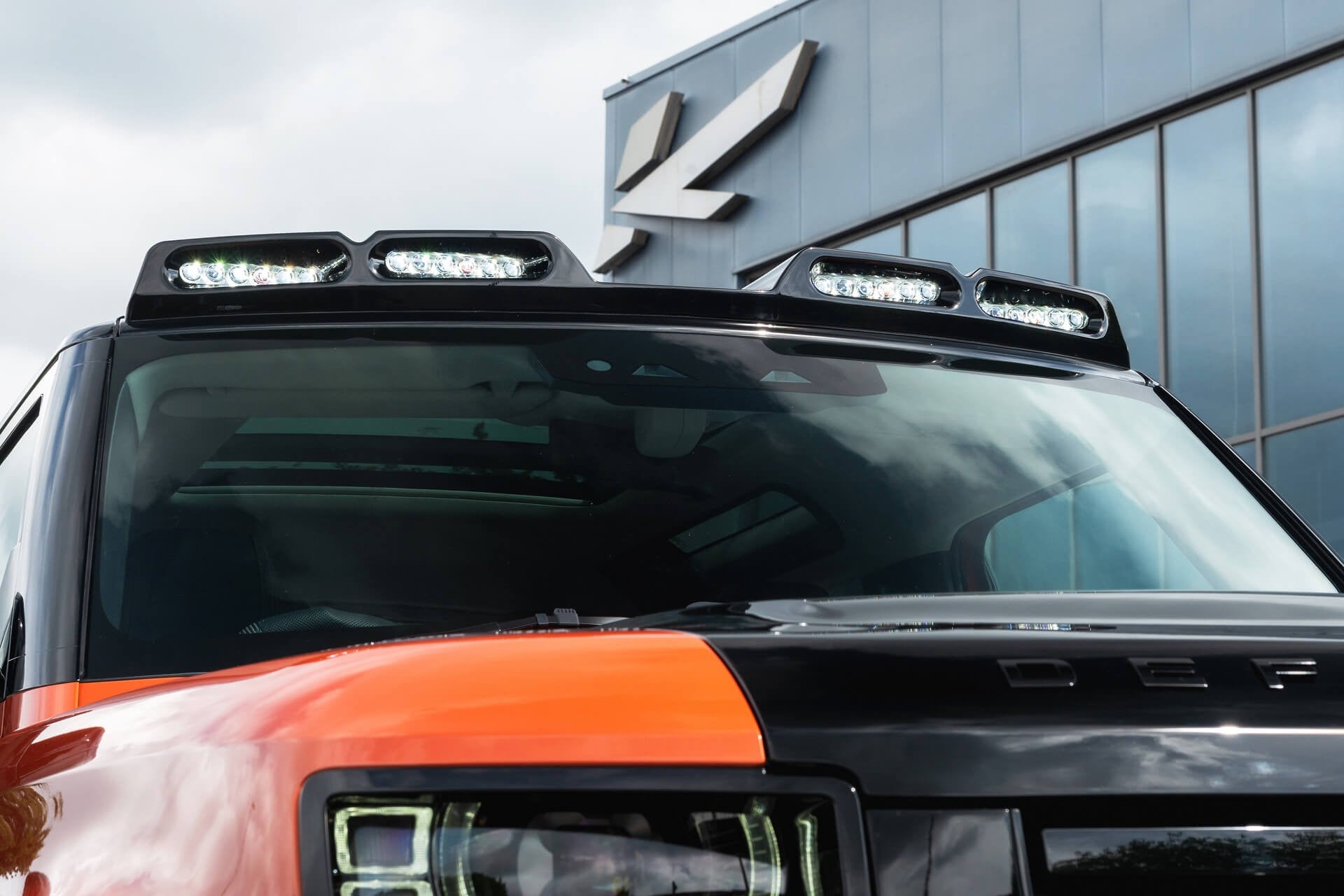 Land Rover Defender 90 Gallery Image