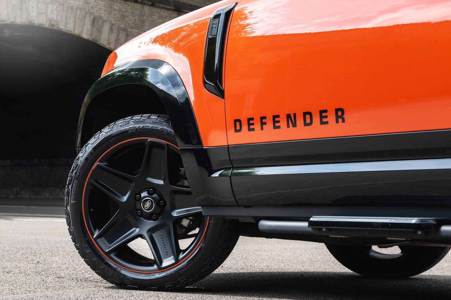 Land Rover Defender 90 Gallery Image