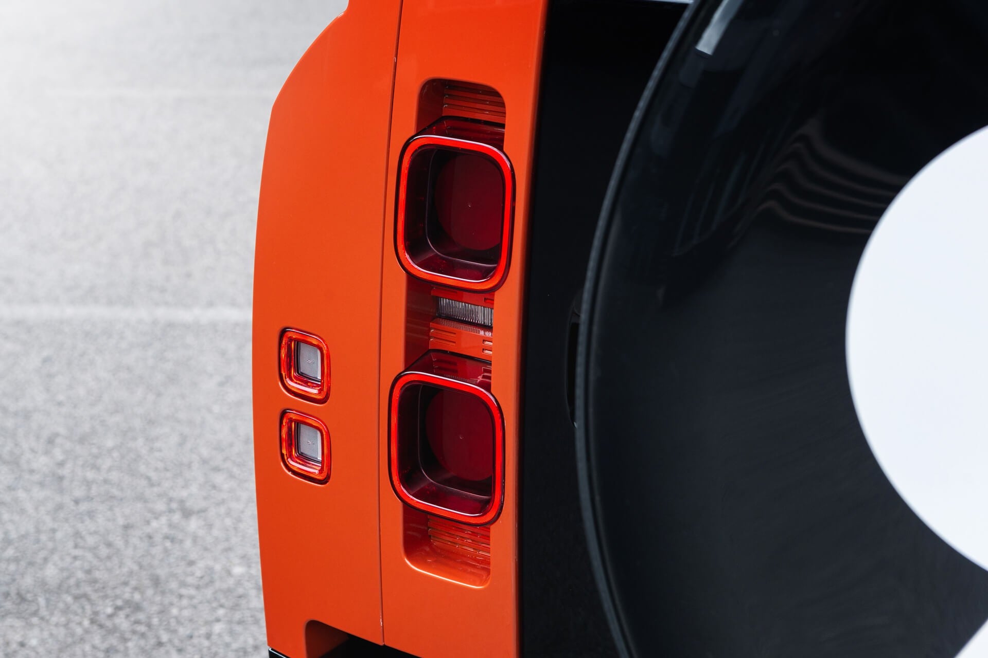 Land Rover Defender 90 Gallery Image