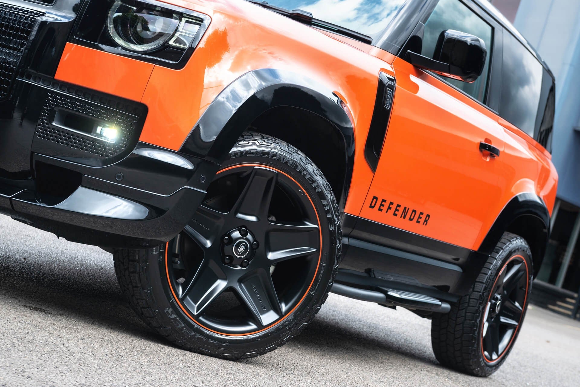 Land Rover Defender 90 Gallery Image