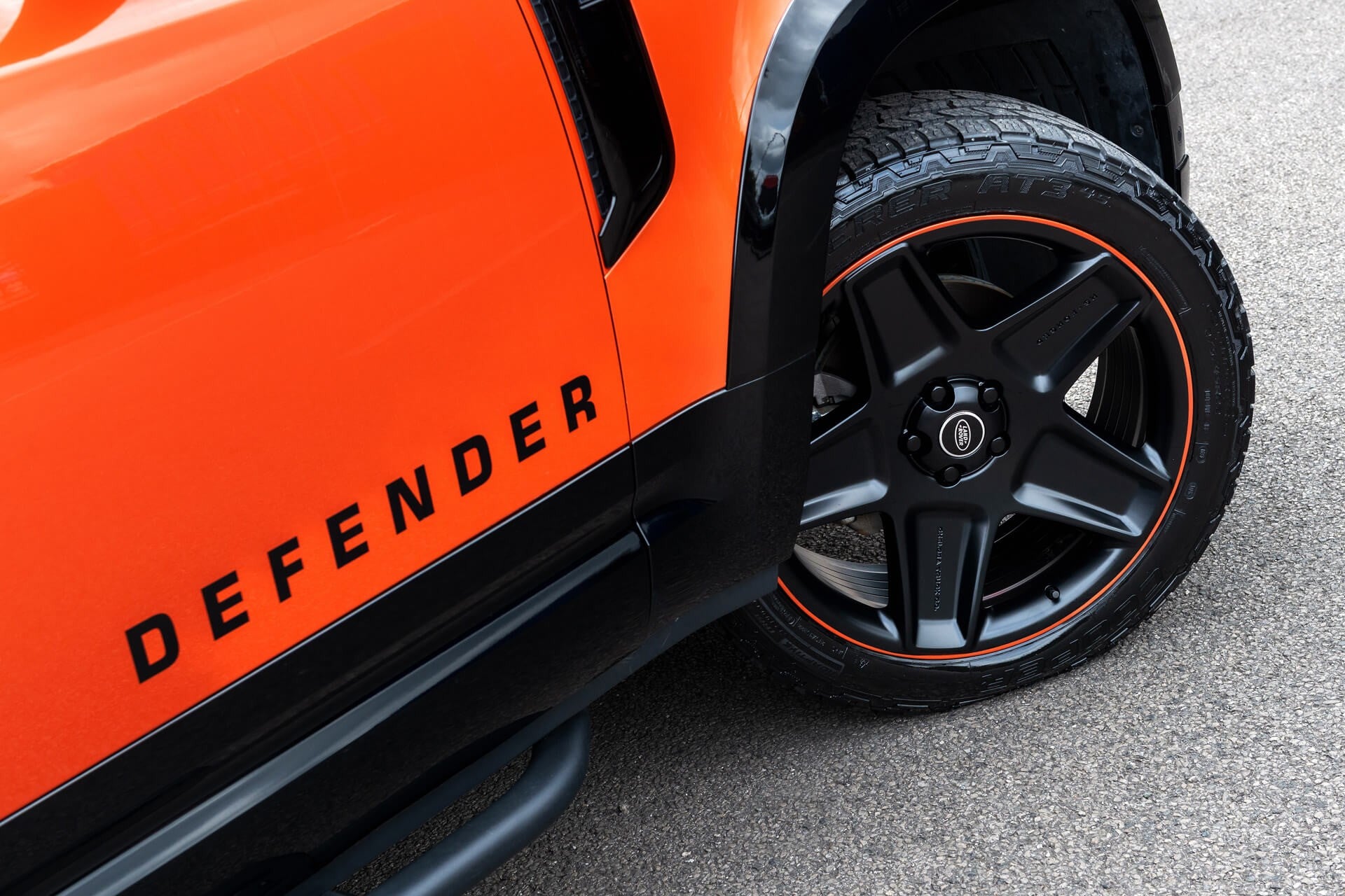 Land Rover Defender 90 Gallery Image