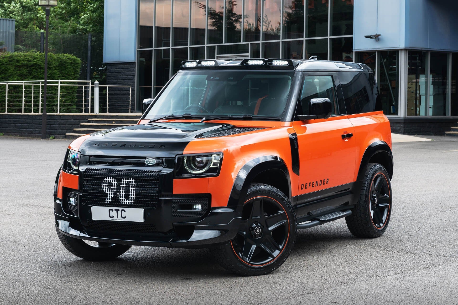 Land Rover Defender 90 Gallery Image