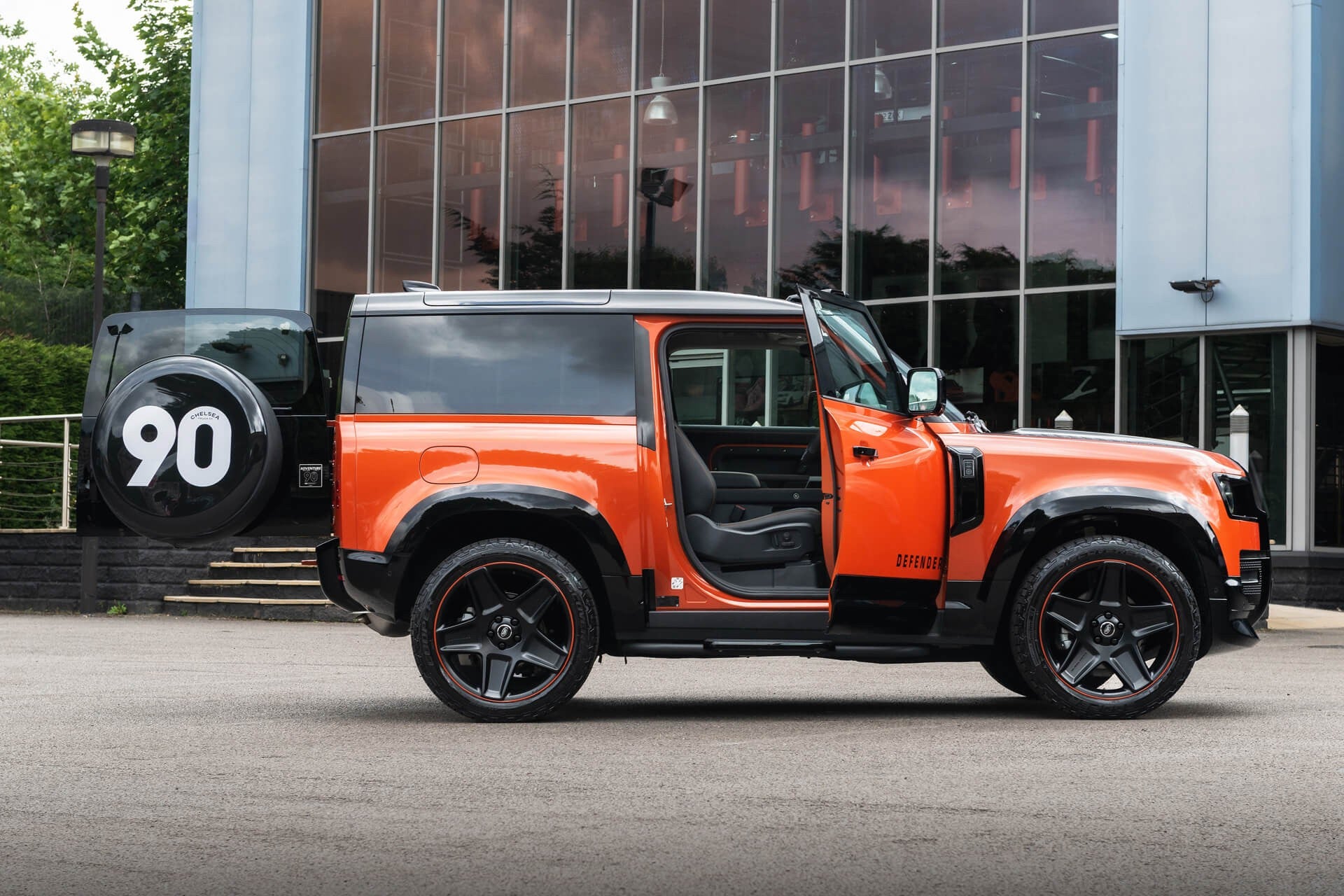 Land Rover Defender 90 Gallery Image