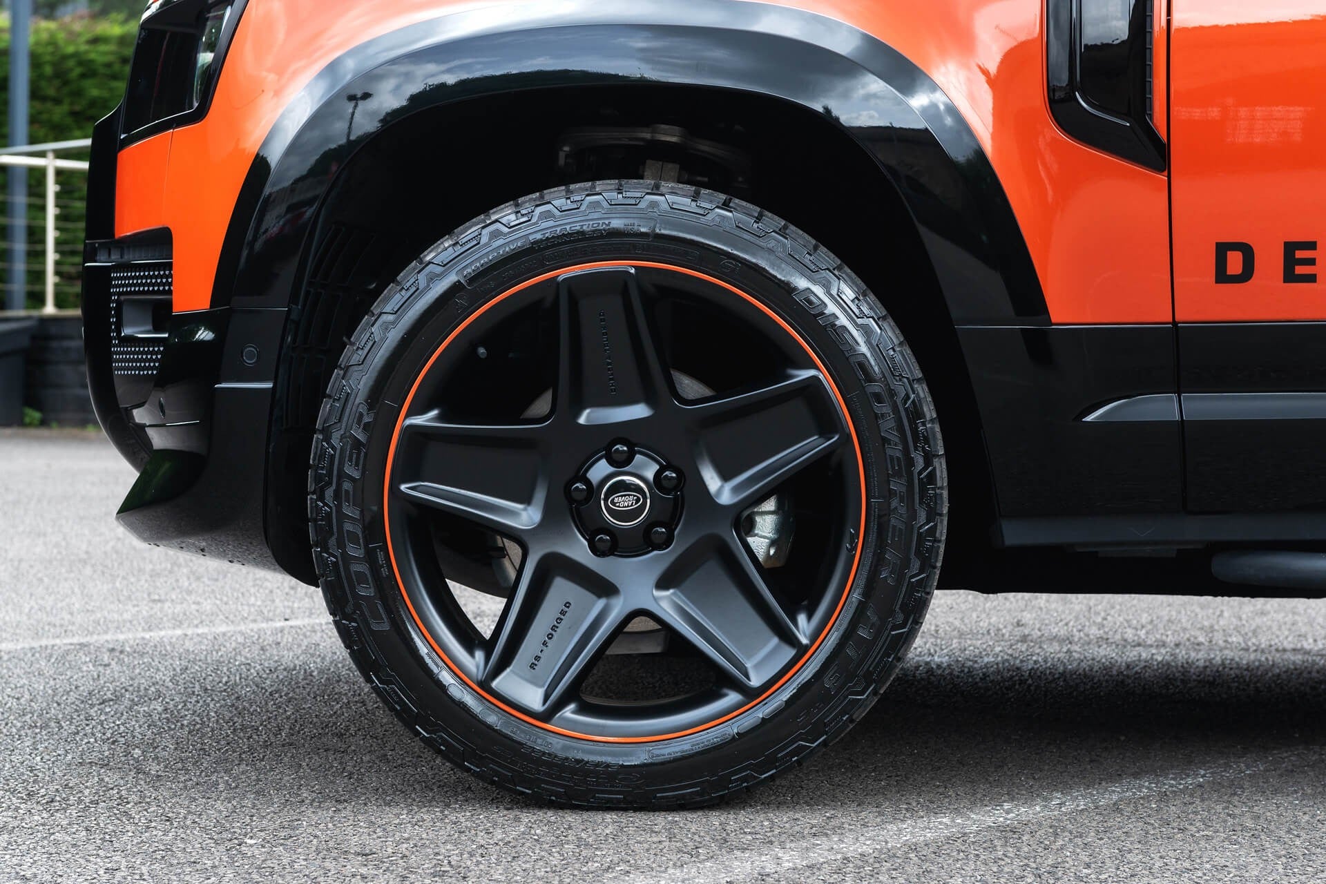 Land Rover Defender 90 Gallery Image