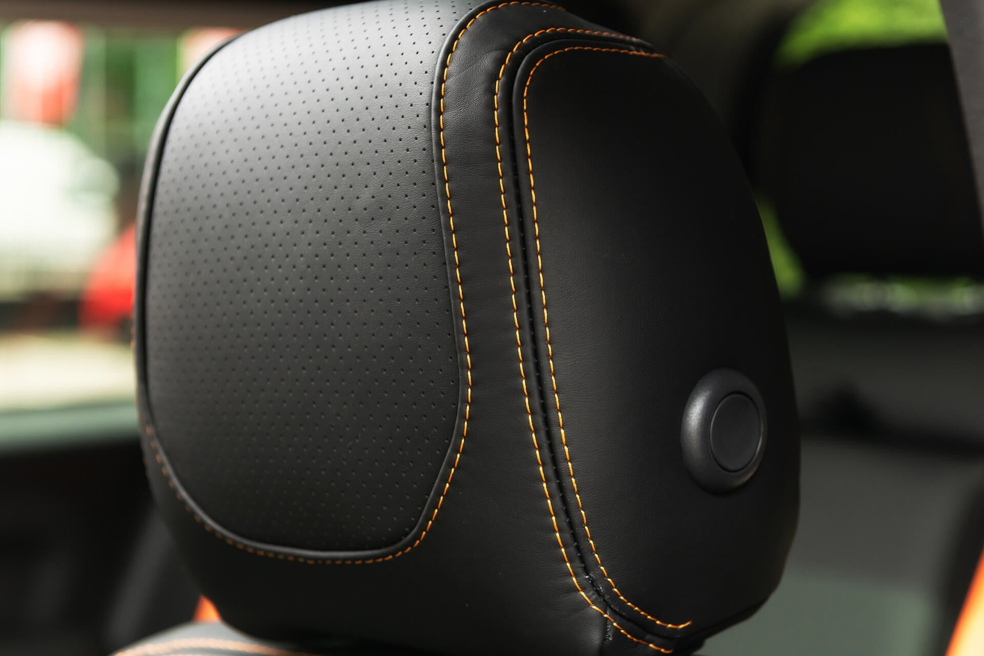 Land Rover Defender 90 Gallery Image