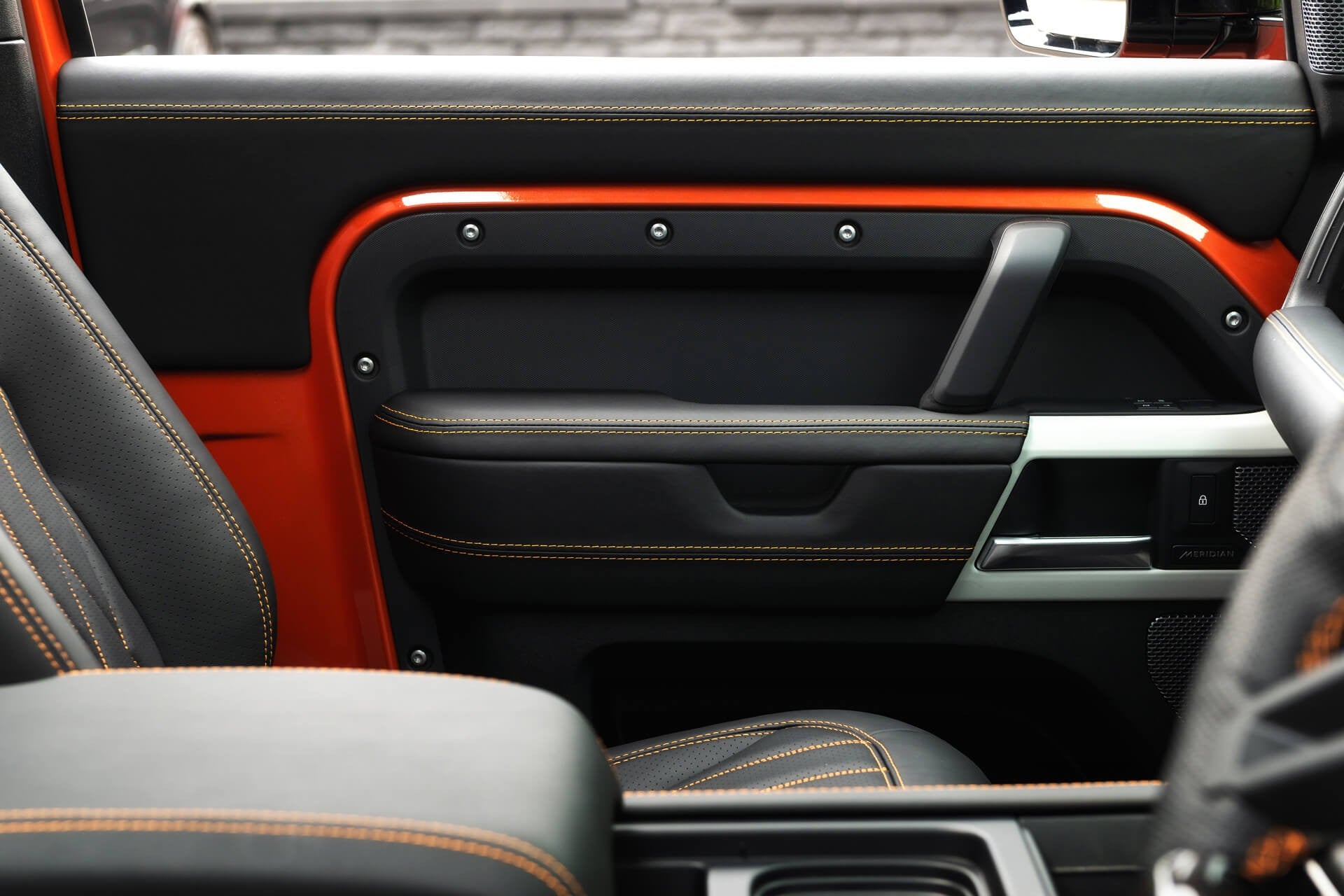 Land Rover Defender 90 Gallery Image