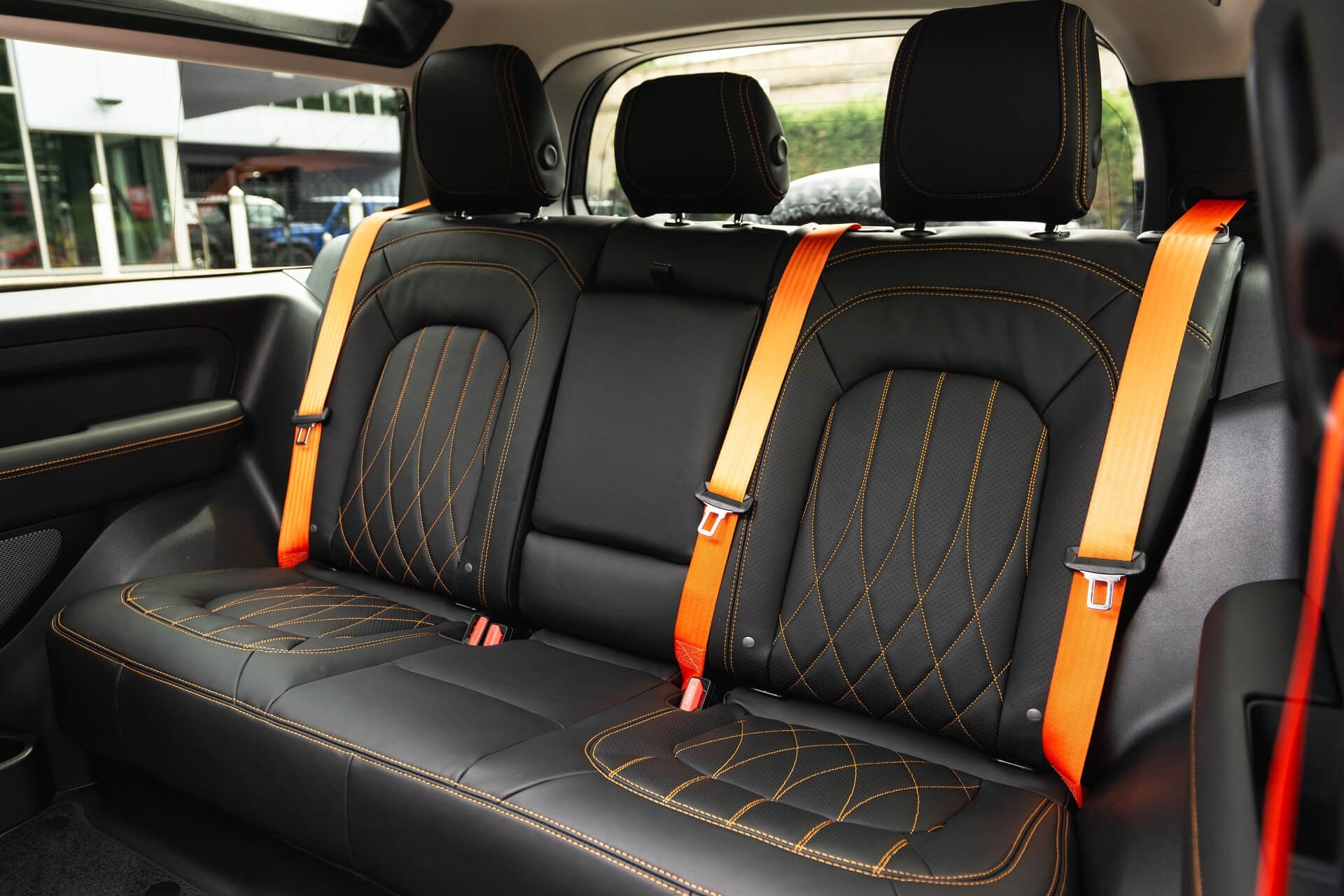 Land Rover Defender 90 Gallery Image