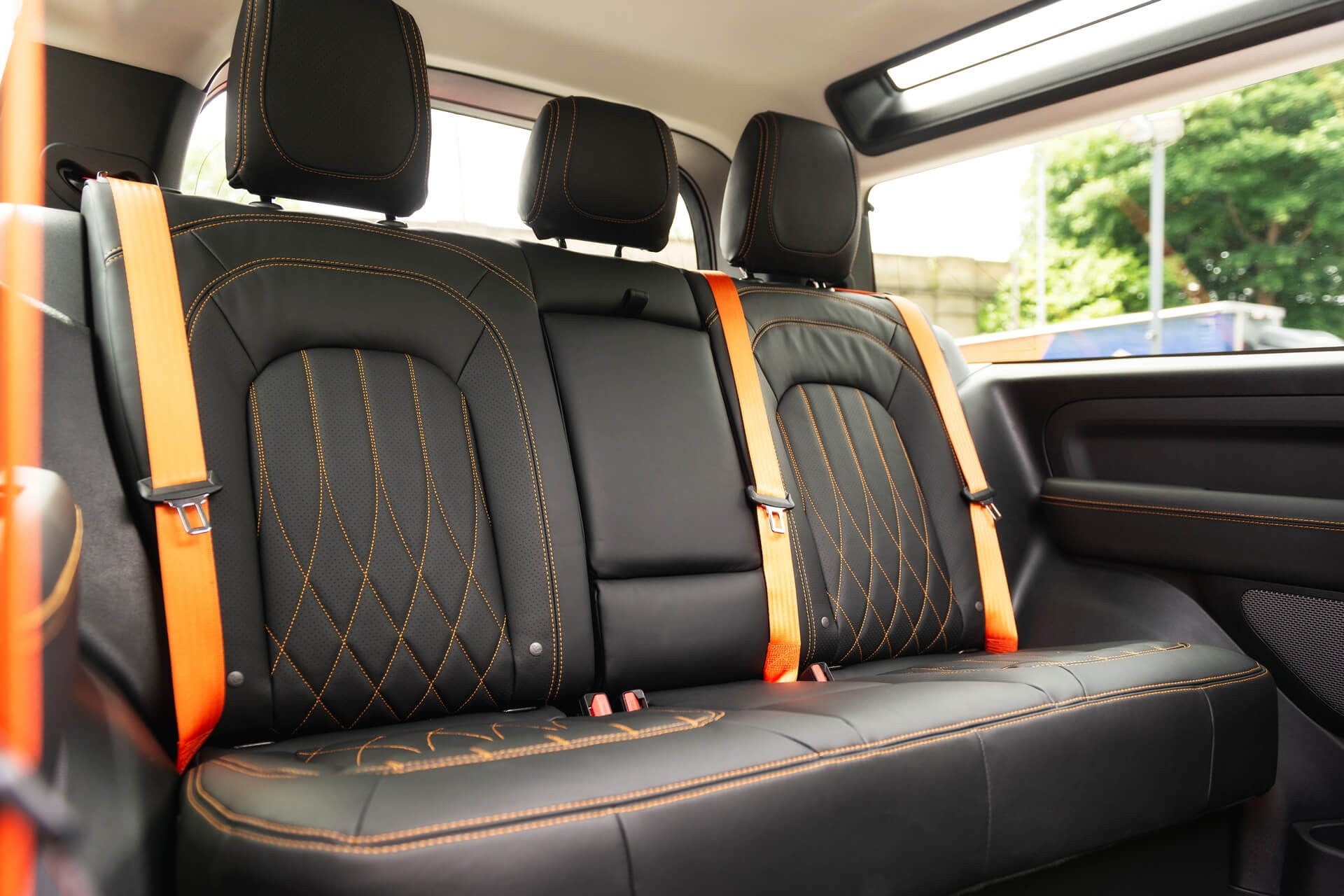 Land Rover Defender 90 Gallery Image