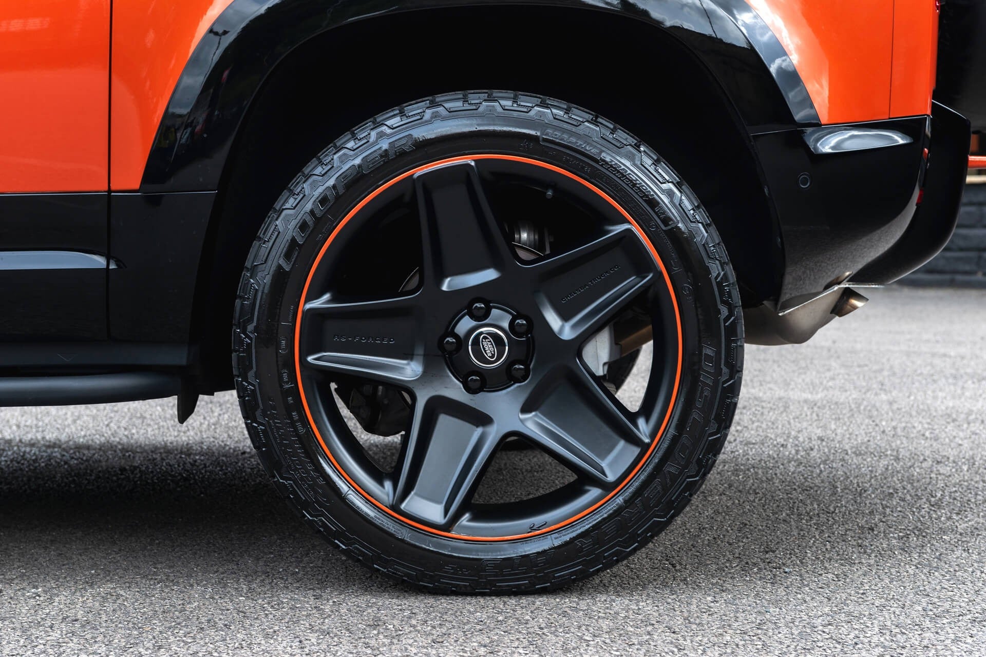 Land Rover Defender 90 Gallery Image