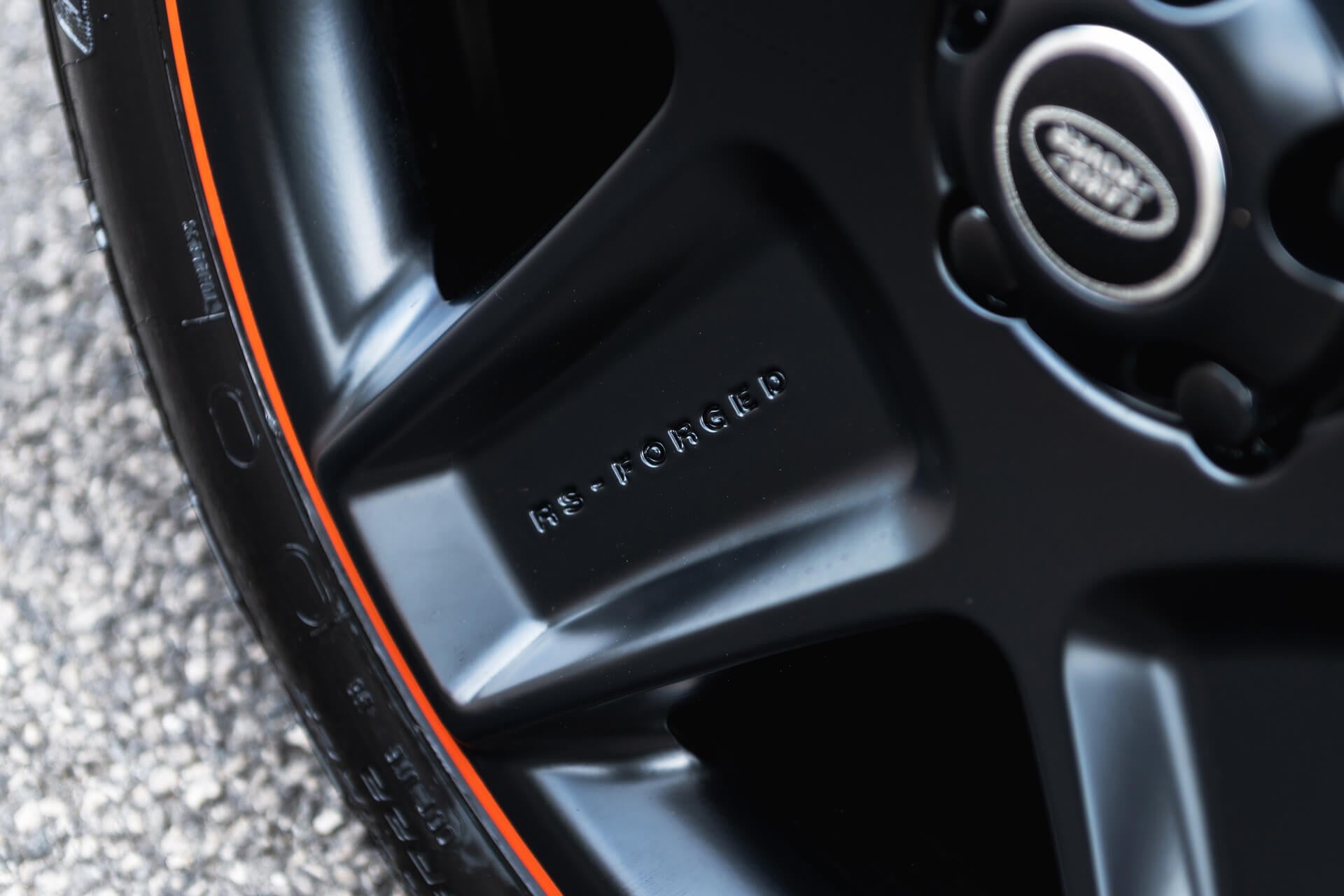 Land Rover Defender 90 Gallery Image