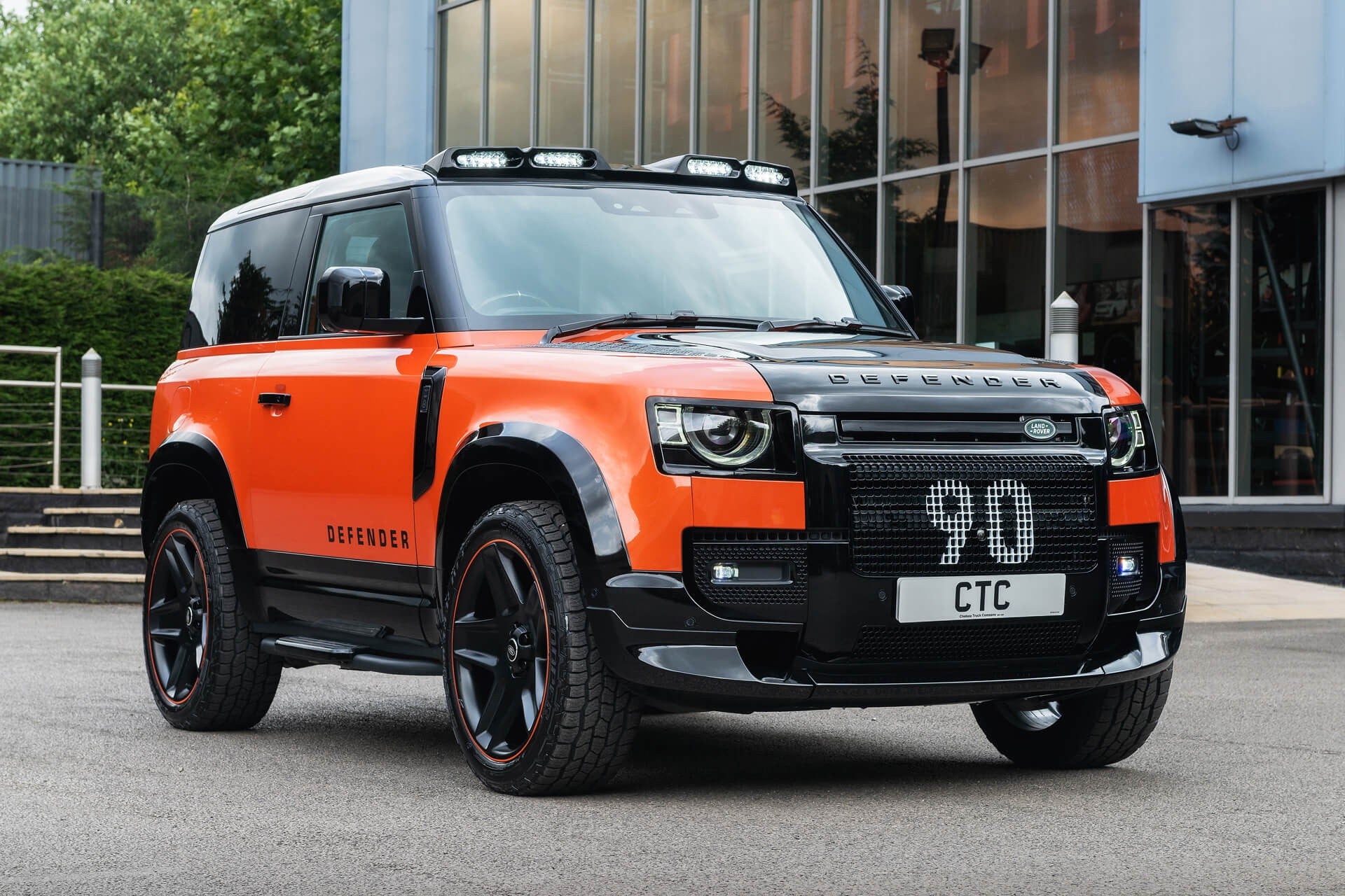 Land Rover Defender 90 Gallery Image