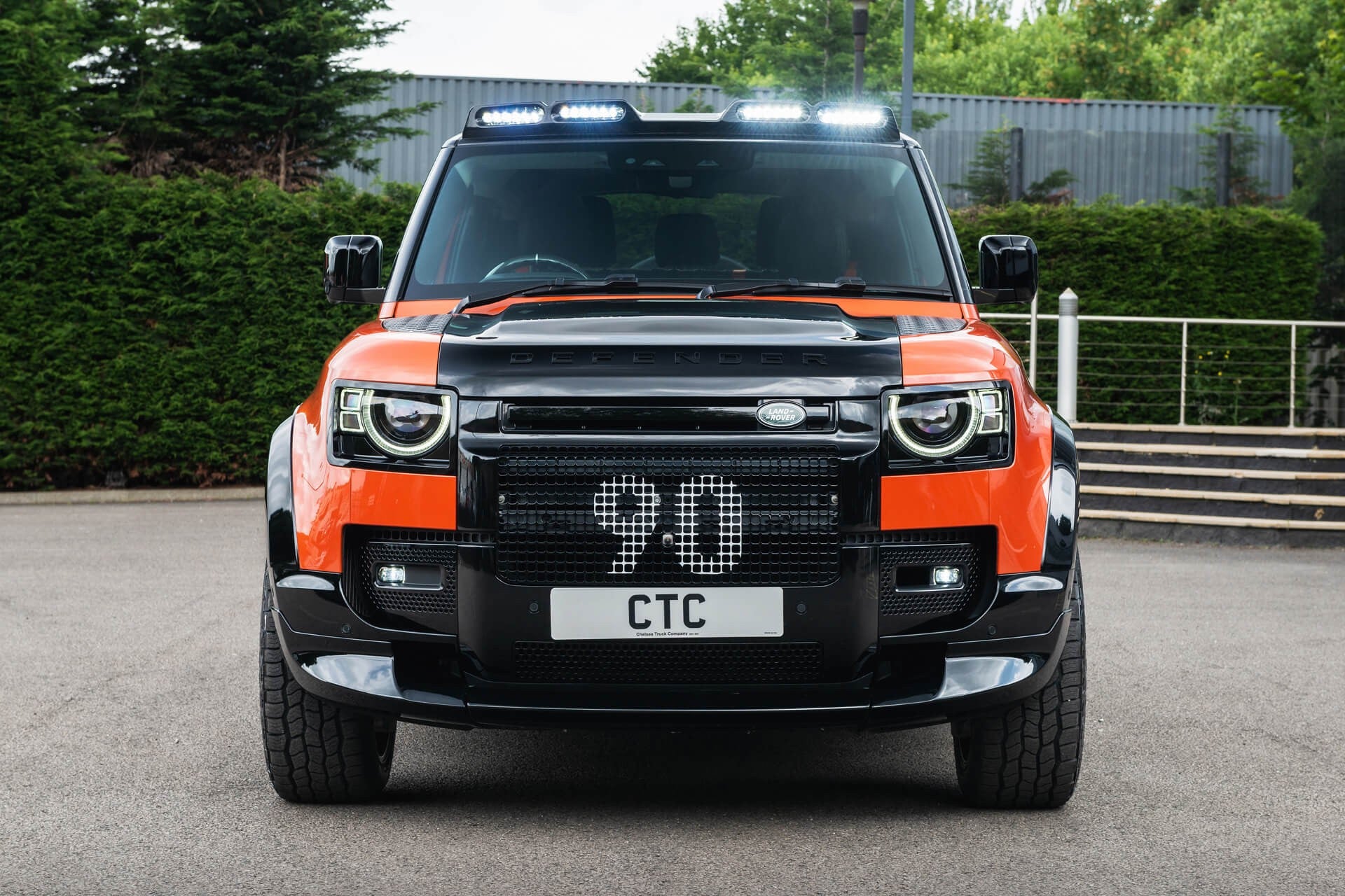 Land Rover Defender 90 Gallery Image