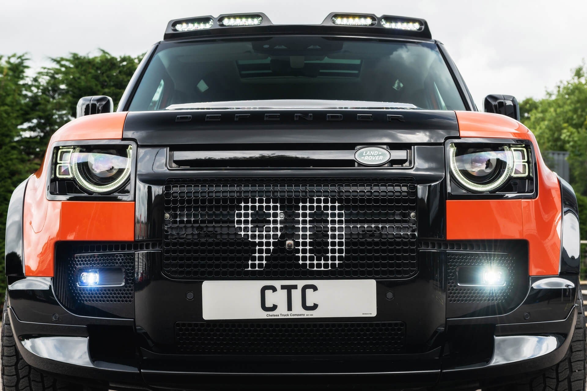 Land Rover Defender 90 Gallery Image