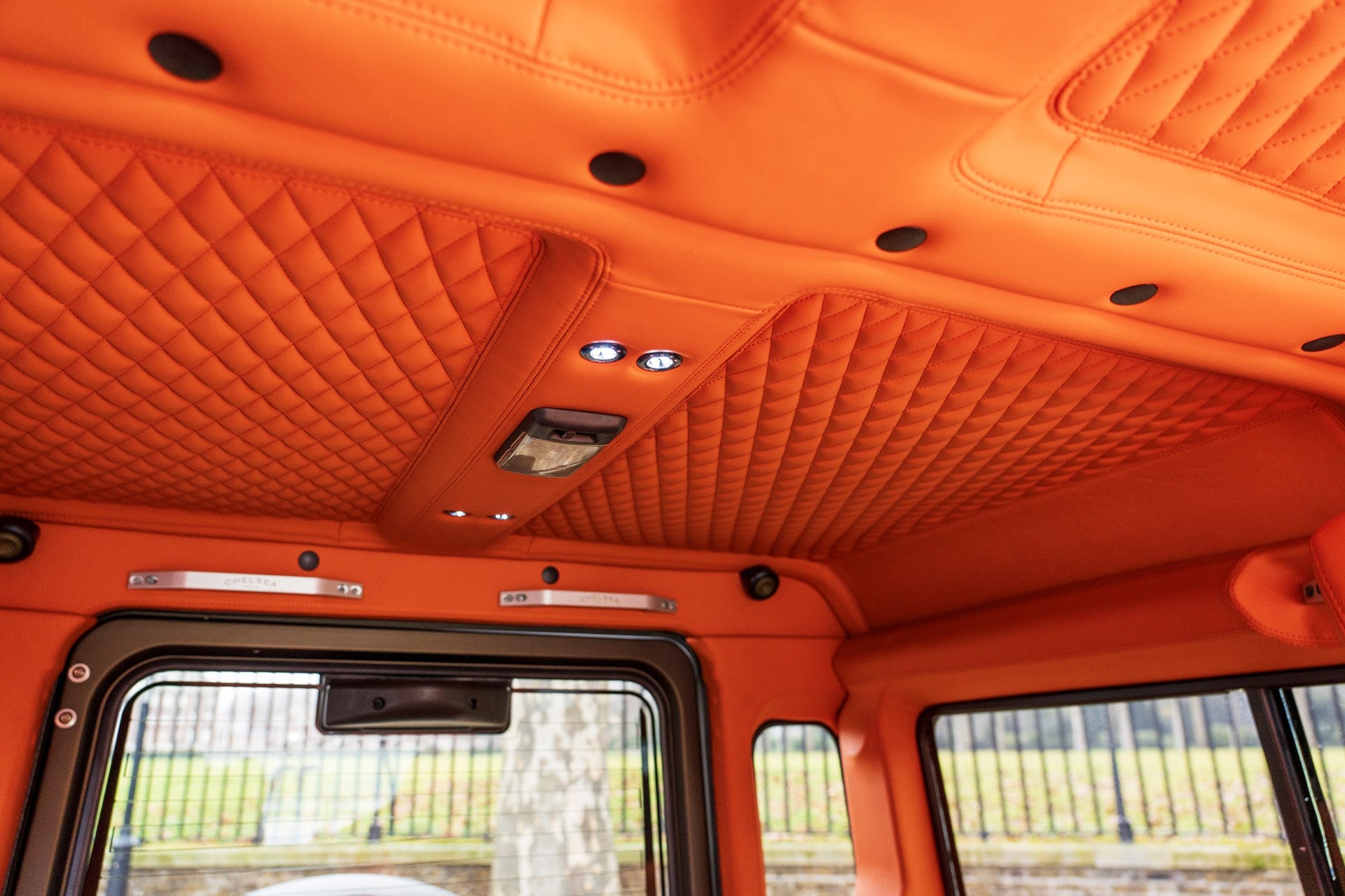 Land Rover Defender 100