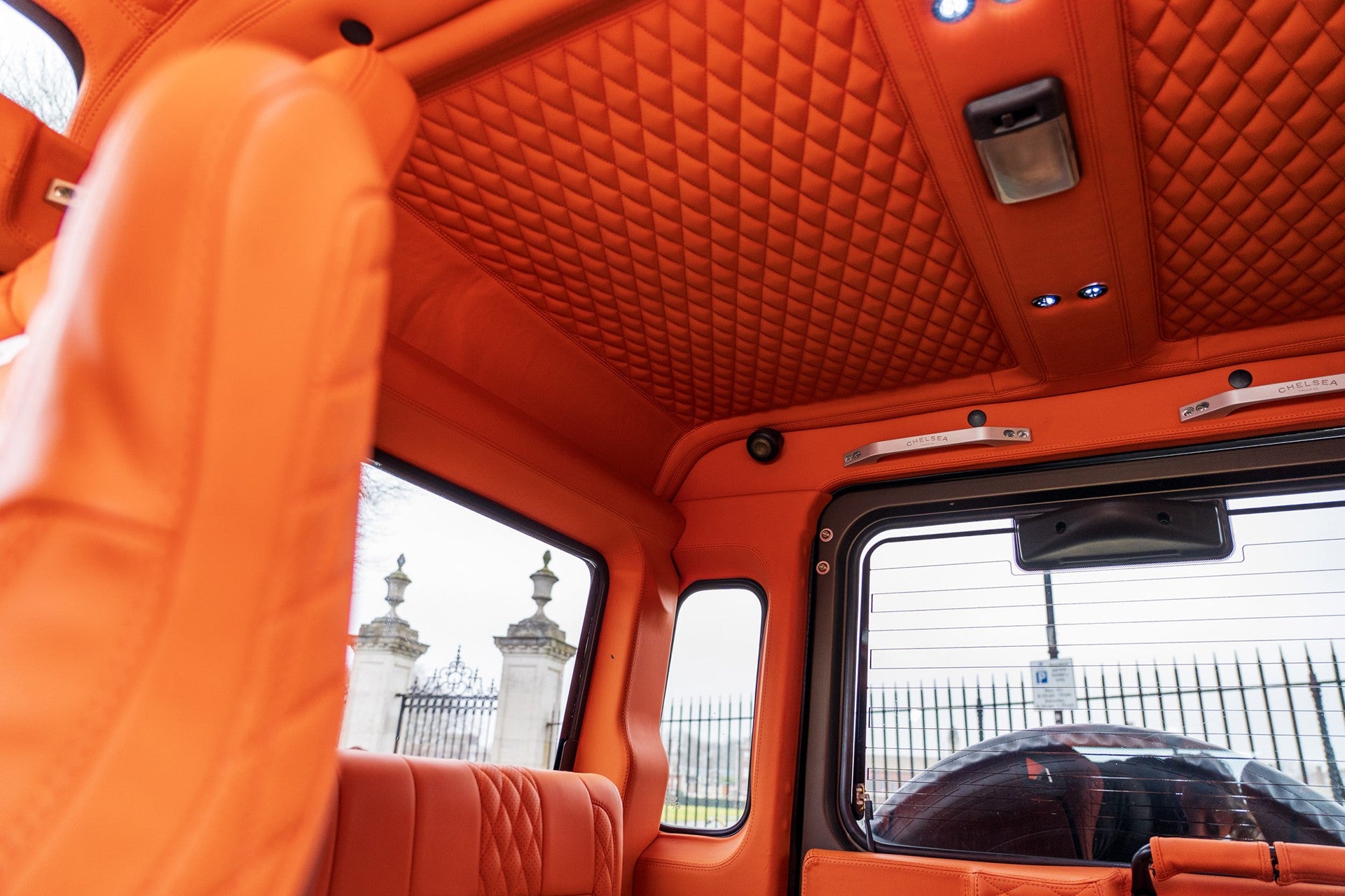 Land Rover Defender 100