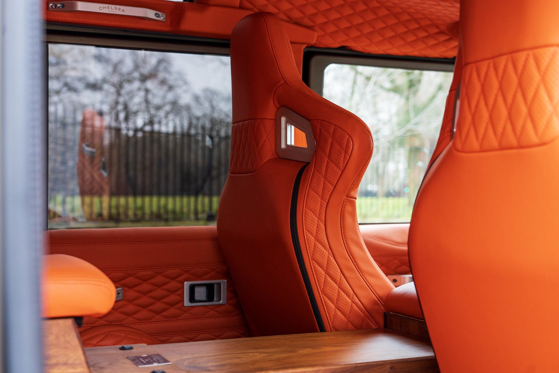 Land Rover Defender 100