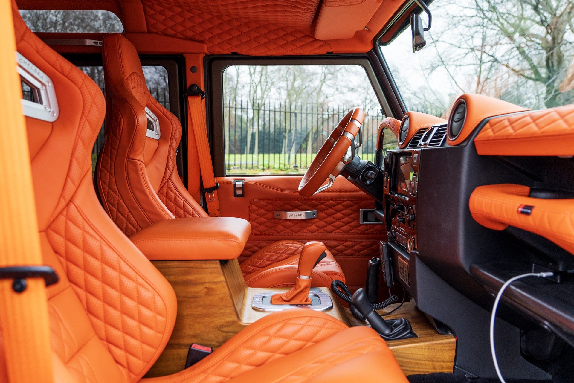 Land Rover Defender 100