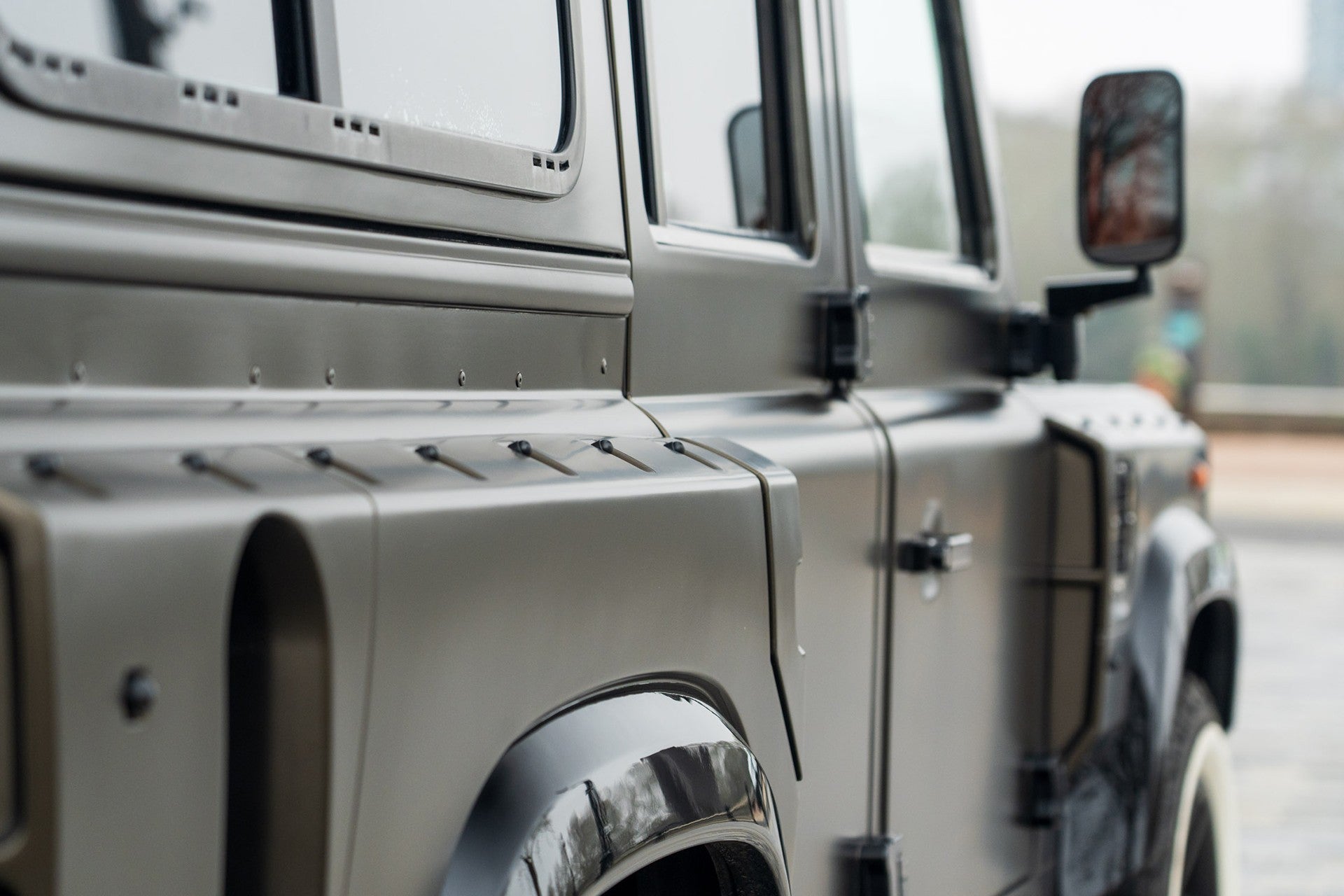 Land Rover Defender 100