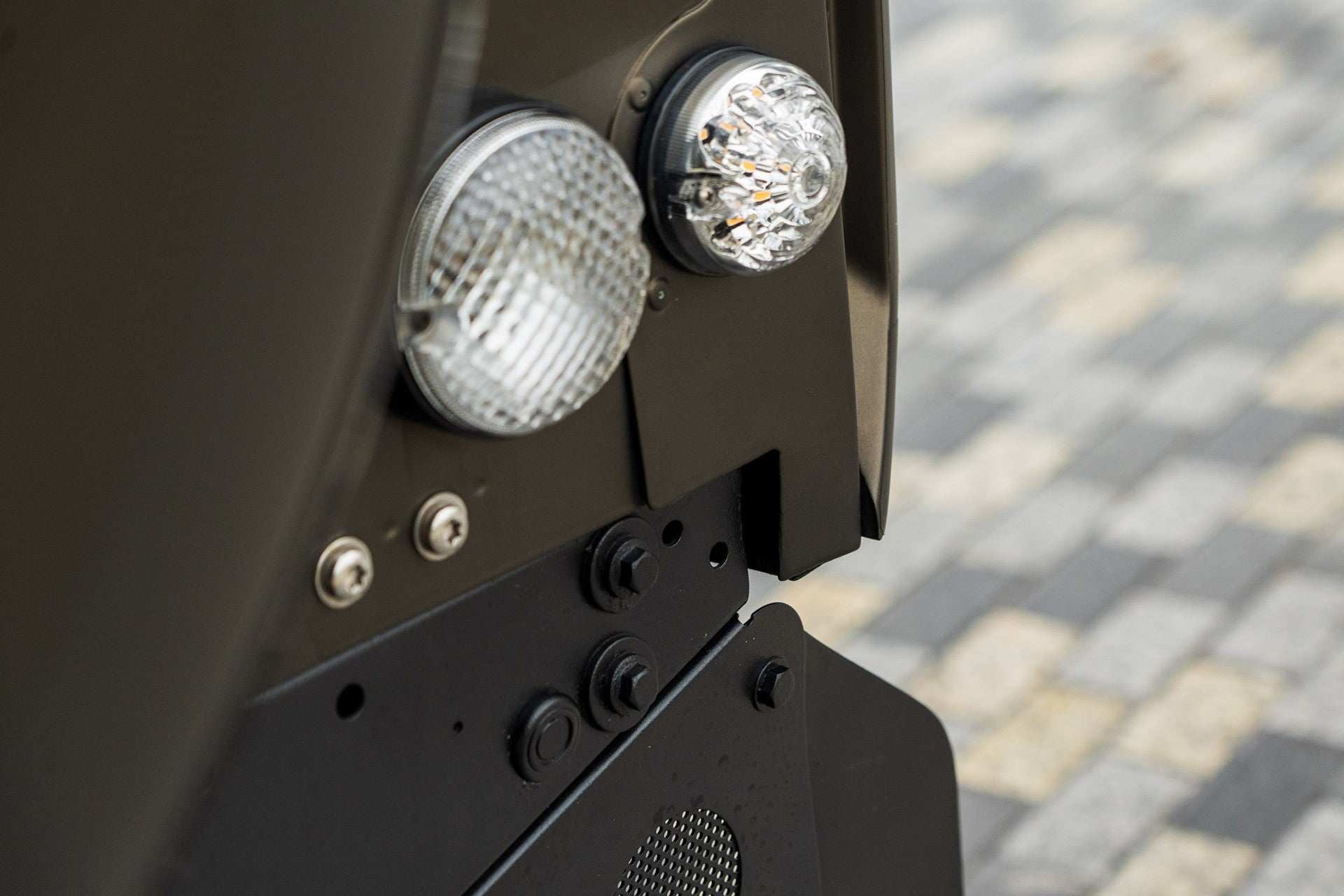 Land Rover Defender 100