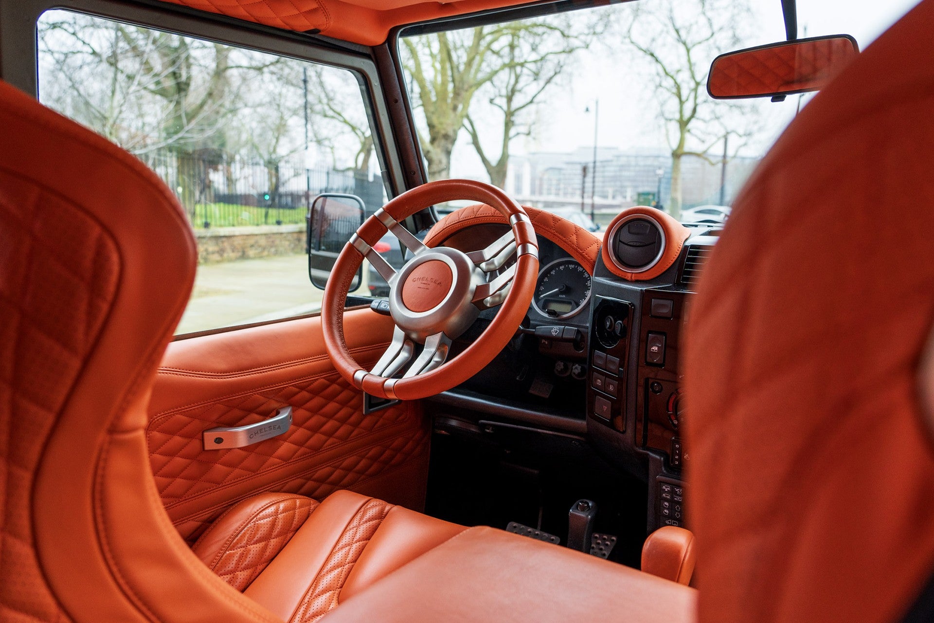 Land Rover Defender 100