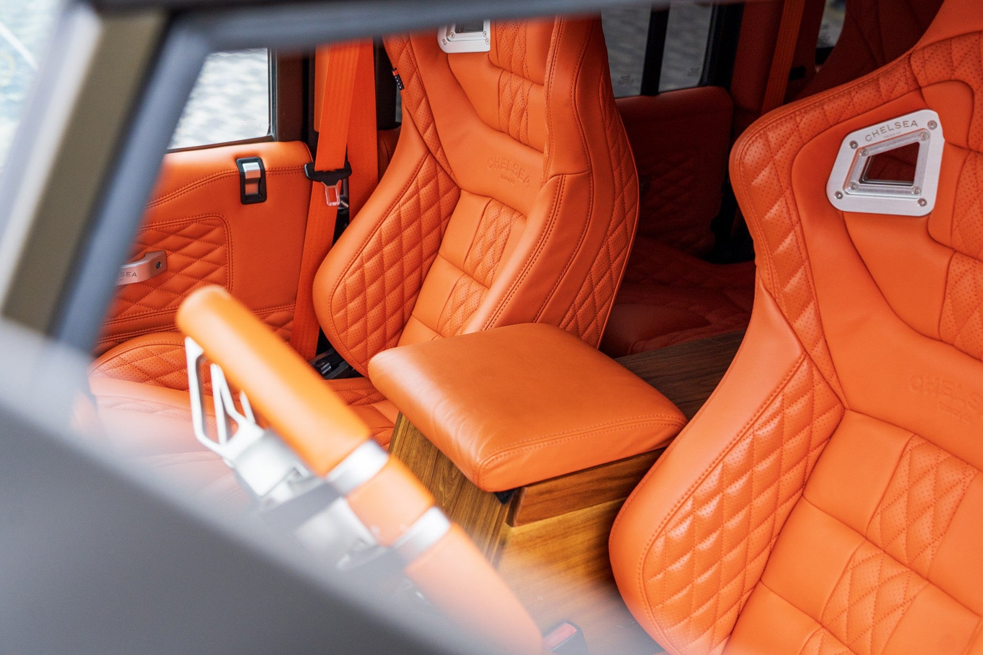 Land Rover Defender 100