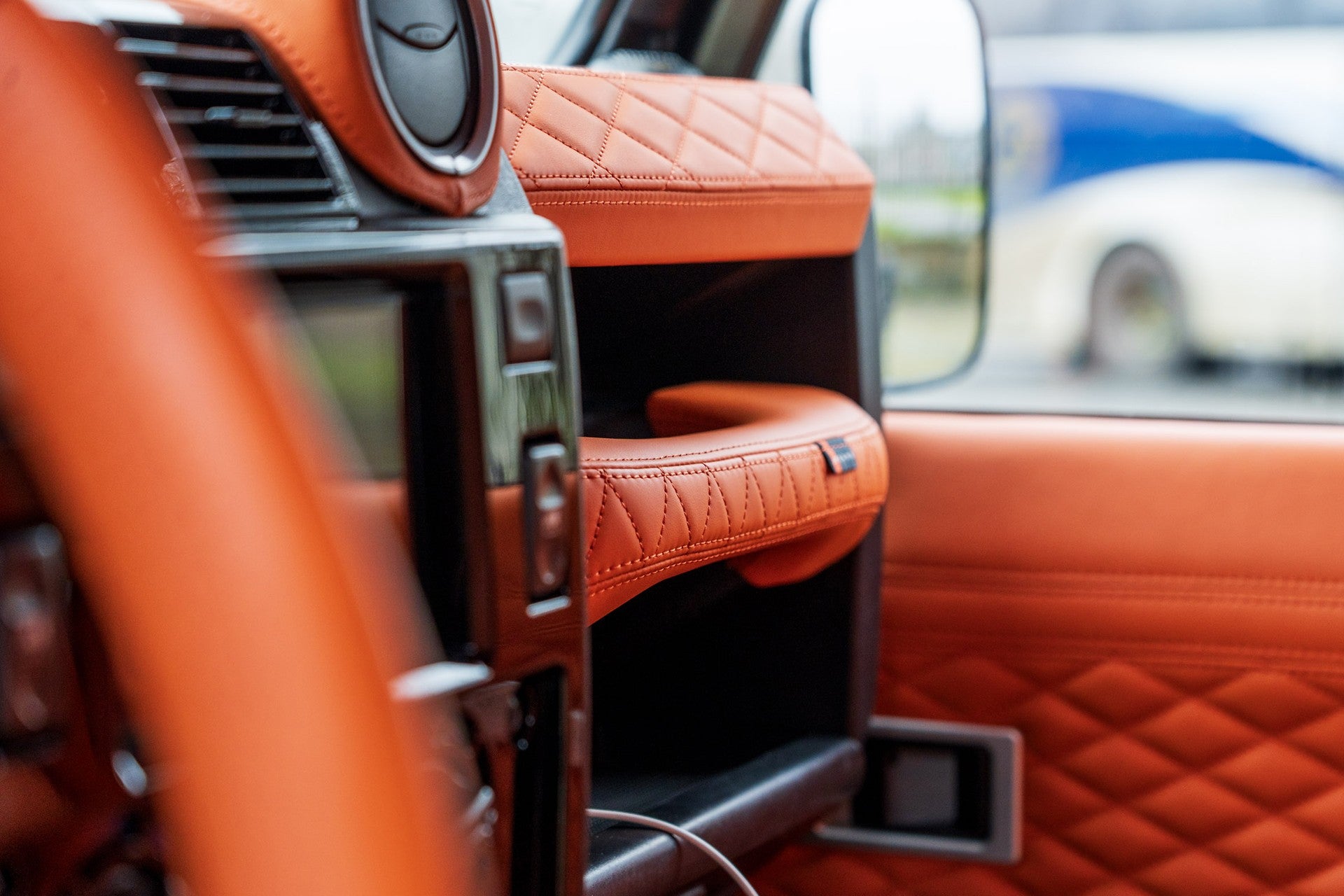 Land Rover Defender 100