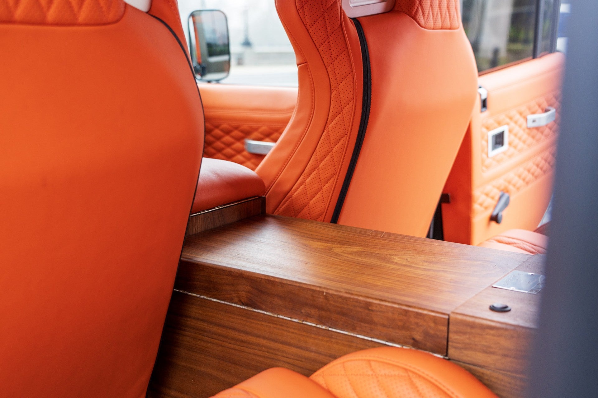 Land Rover Defender 100