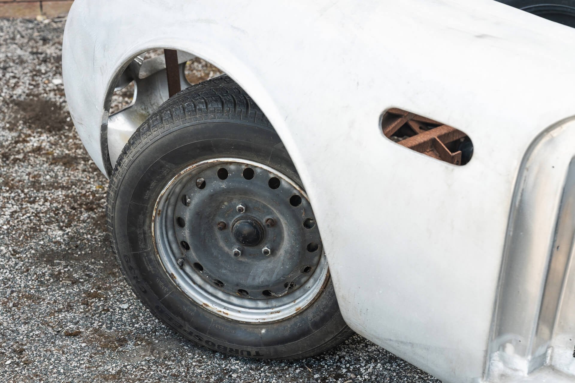 Aston Martin DB4 Zagato Recreation Unfinished Project
