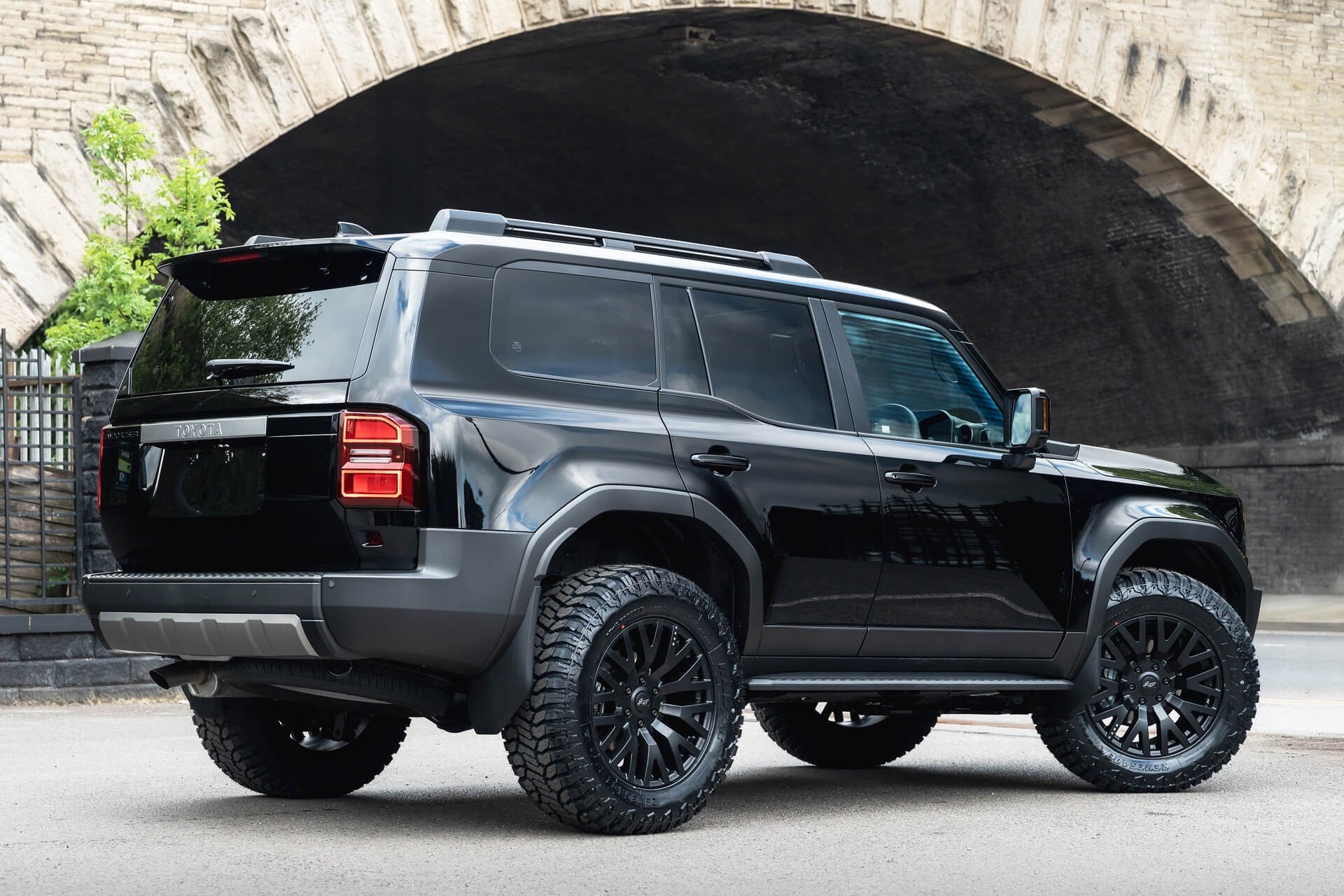 Toyota Land Cruiser 250 VX 2.7 Automatic Gallery Image