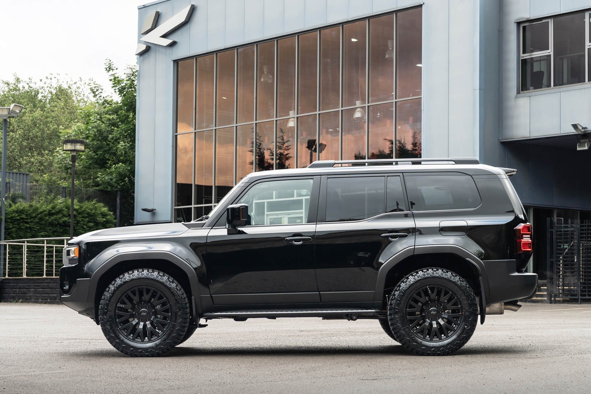 Toyota Land Cruiser 250 VX 2.7 Automatic Gallery Image