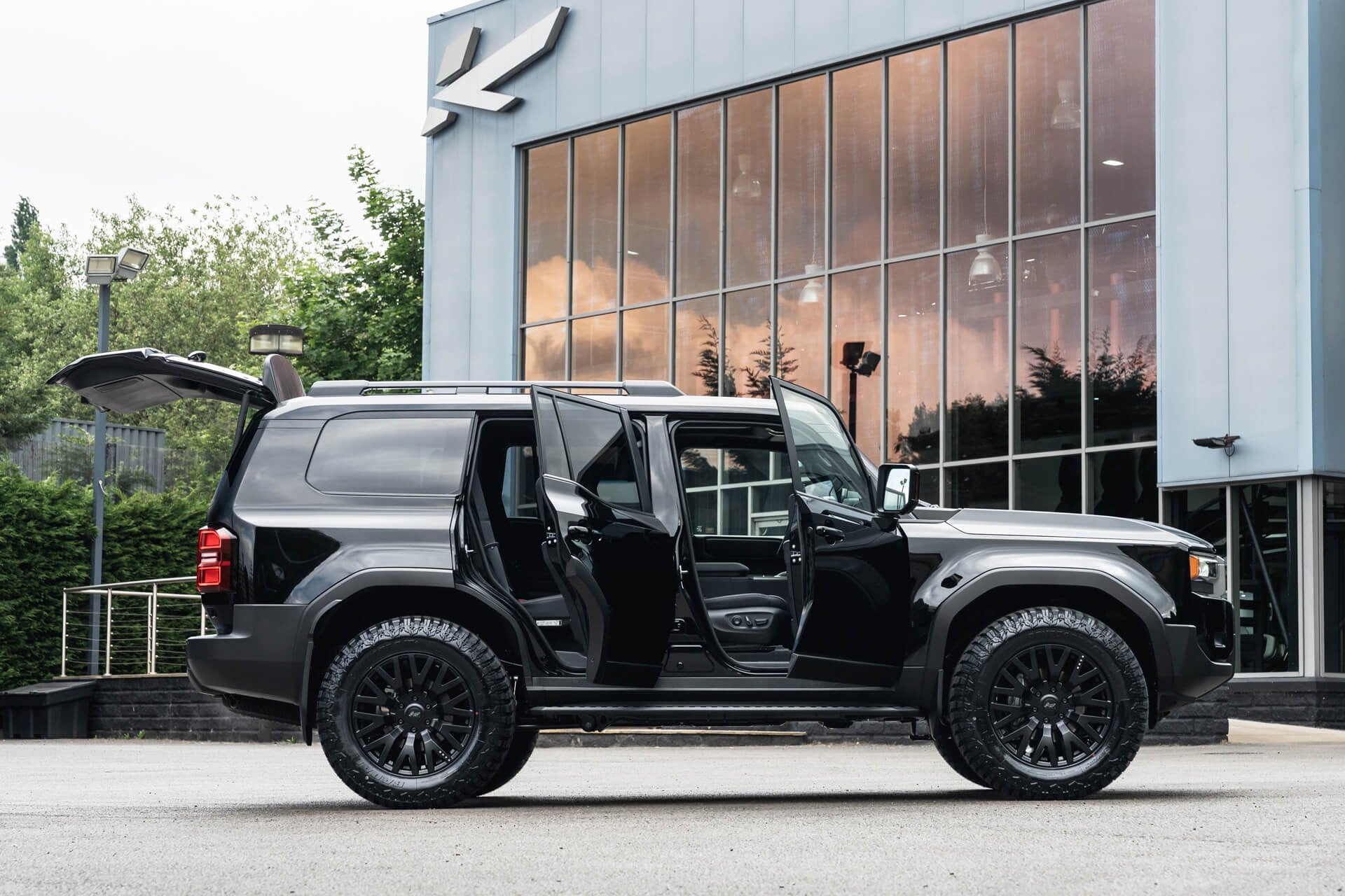 Toyota Land Cruiser 250 VX 2.7 Automatic Gallery Image