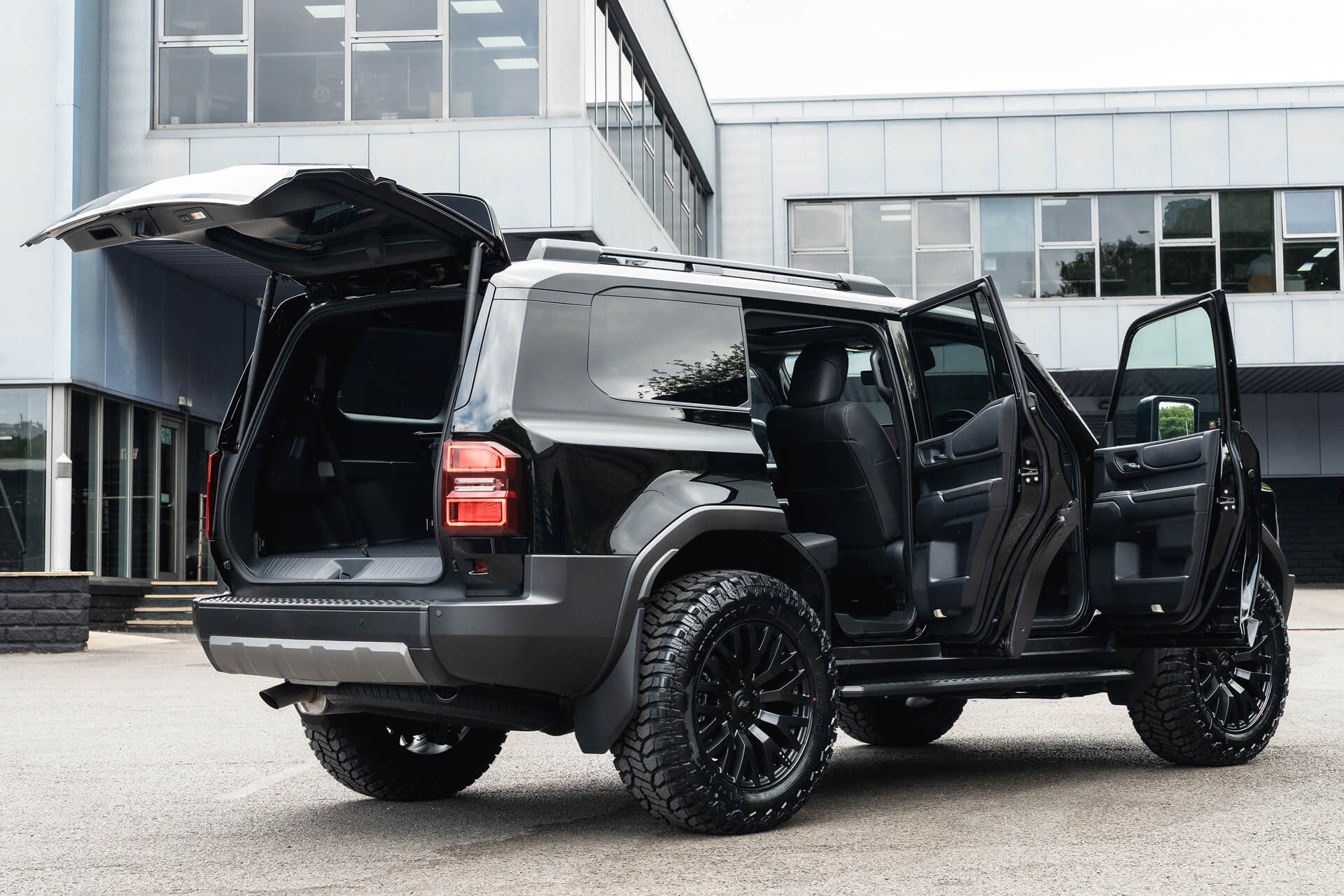 Toyota Land Cruiser 250 VX 2.7 Automatic Gallery Image