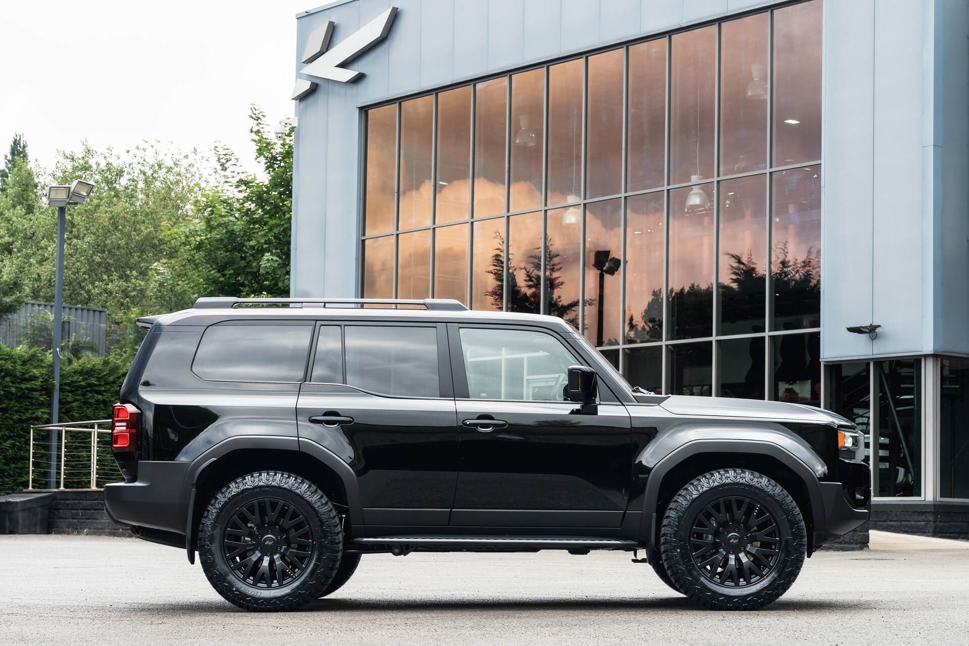 Toyota Land Cruiser 250 VX 2.7 Automatic Gallery Image