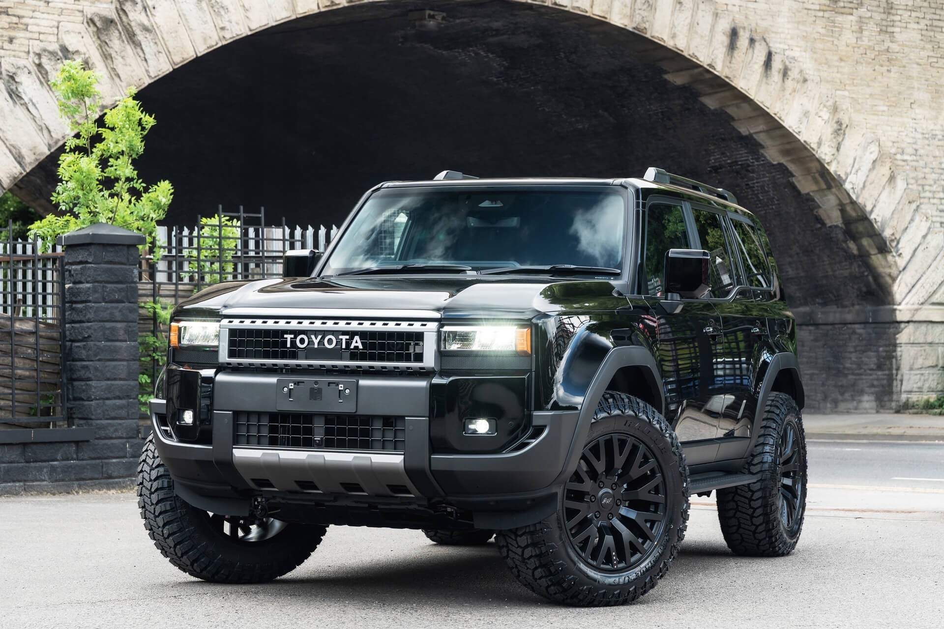 Toyota Land Cruiser 250 VX 2.7 Automatic Gallery Image