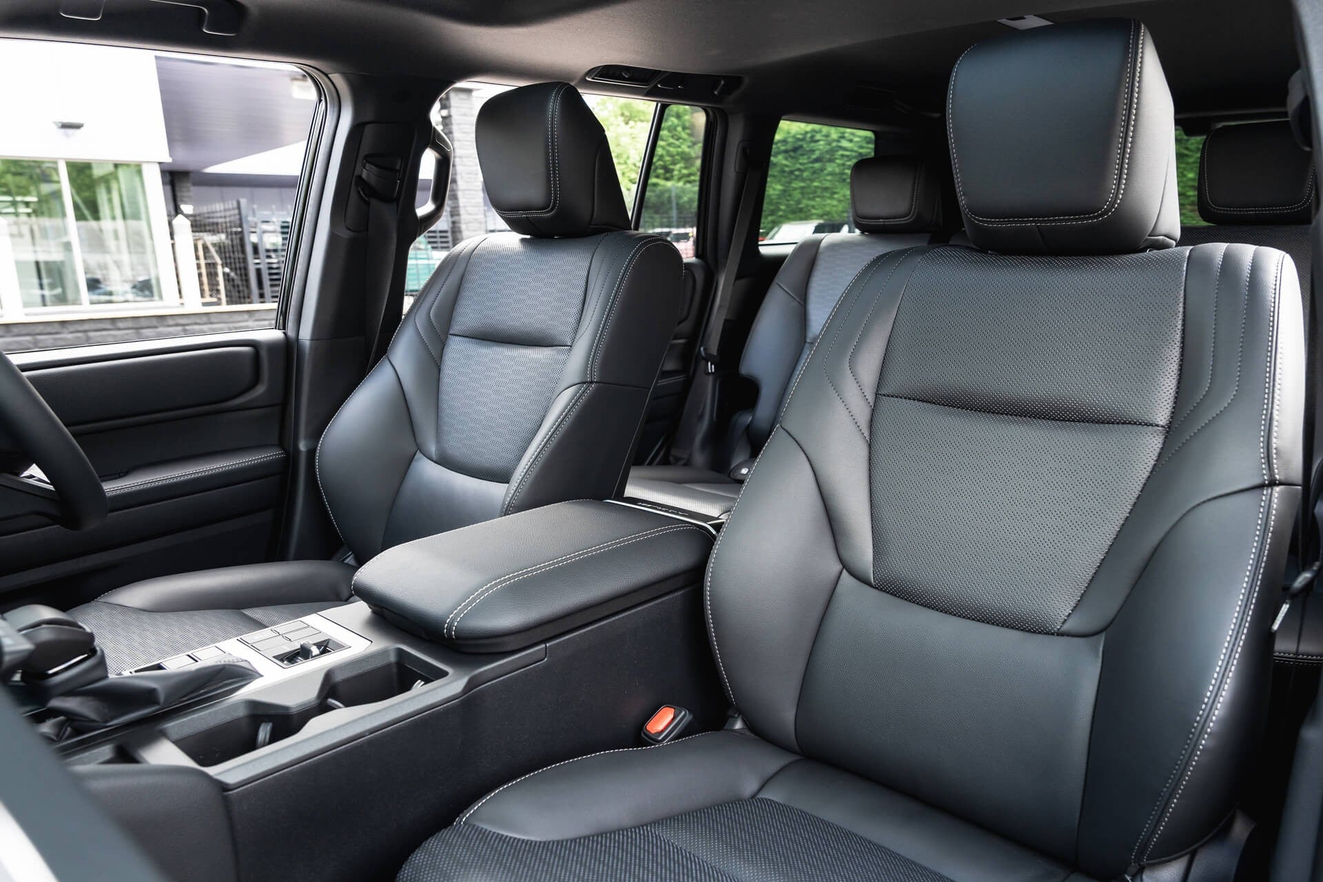 Toyota Land Cruiser 250 VX 2.7 Automatic Gallery Image