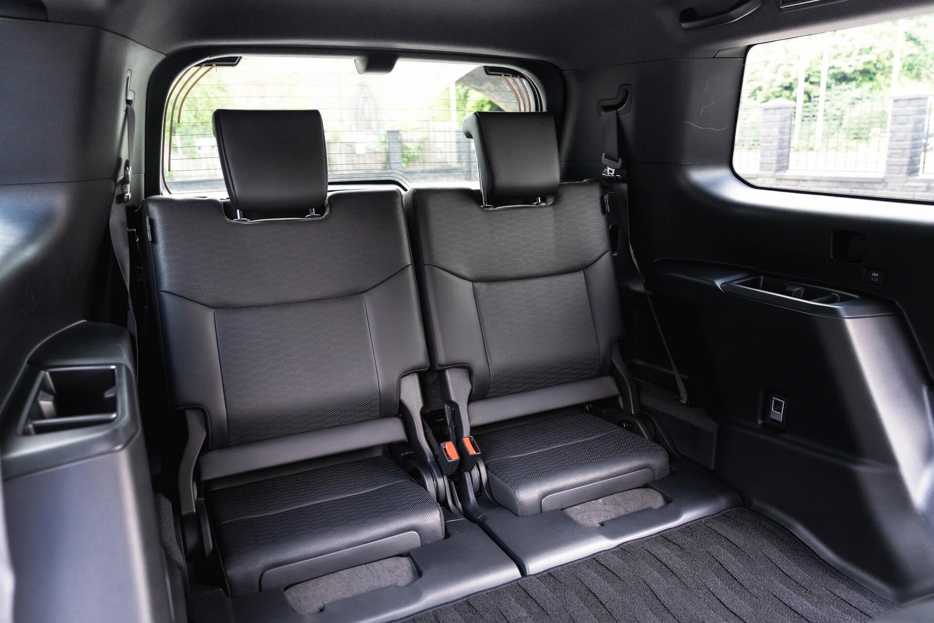 Toyota Land Cruiser 250 VX 2.7 Automatic Gallery Image