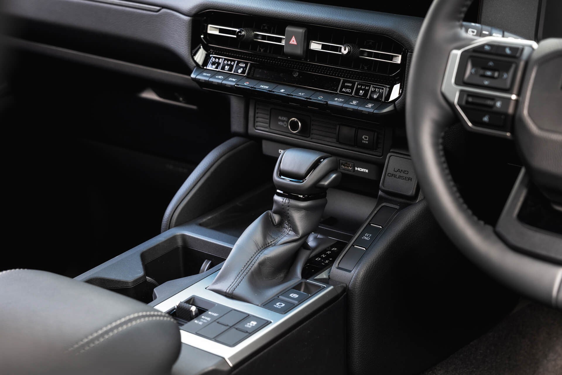 Toyota Land Cruiser 250 VX 2.7 Automatic Gallery Image