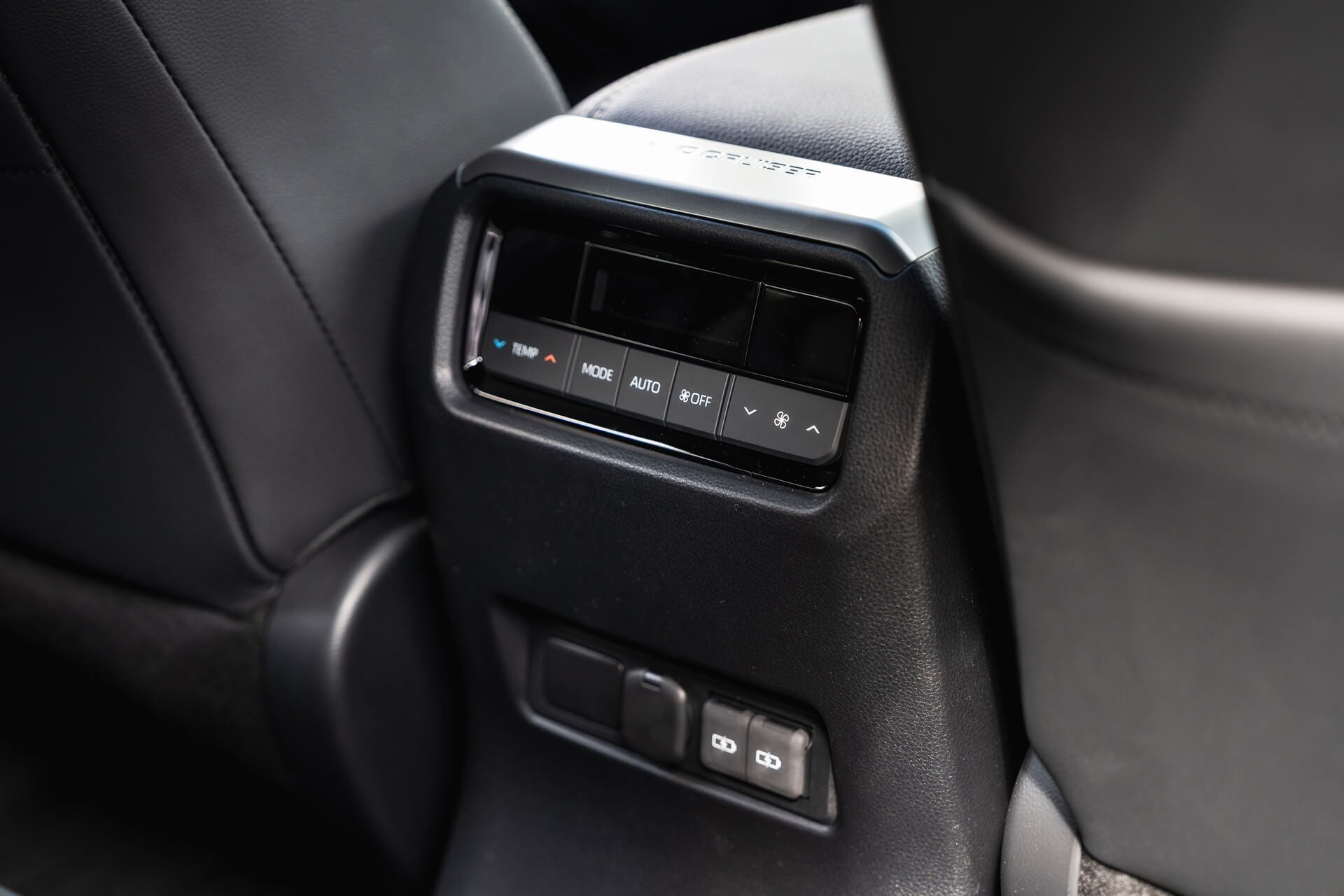 Toyota Land Cruiser 250 VX 2.7 Automatic Gallery Image