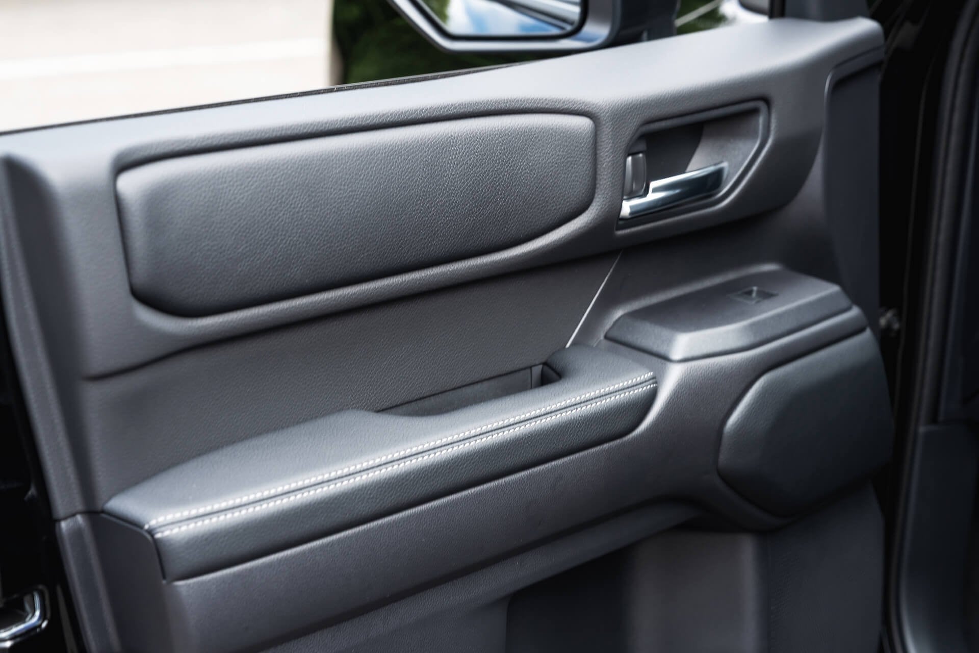 Toyota Land Cruiser 250 VX 2.7 Automatic Gallery Image