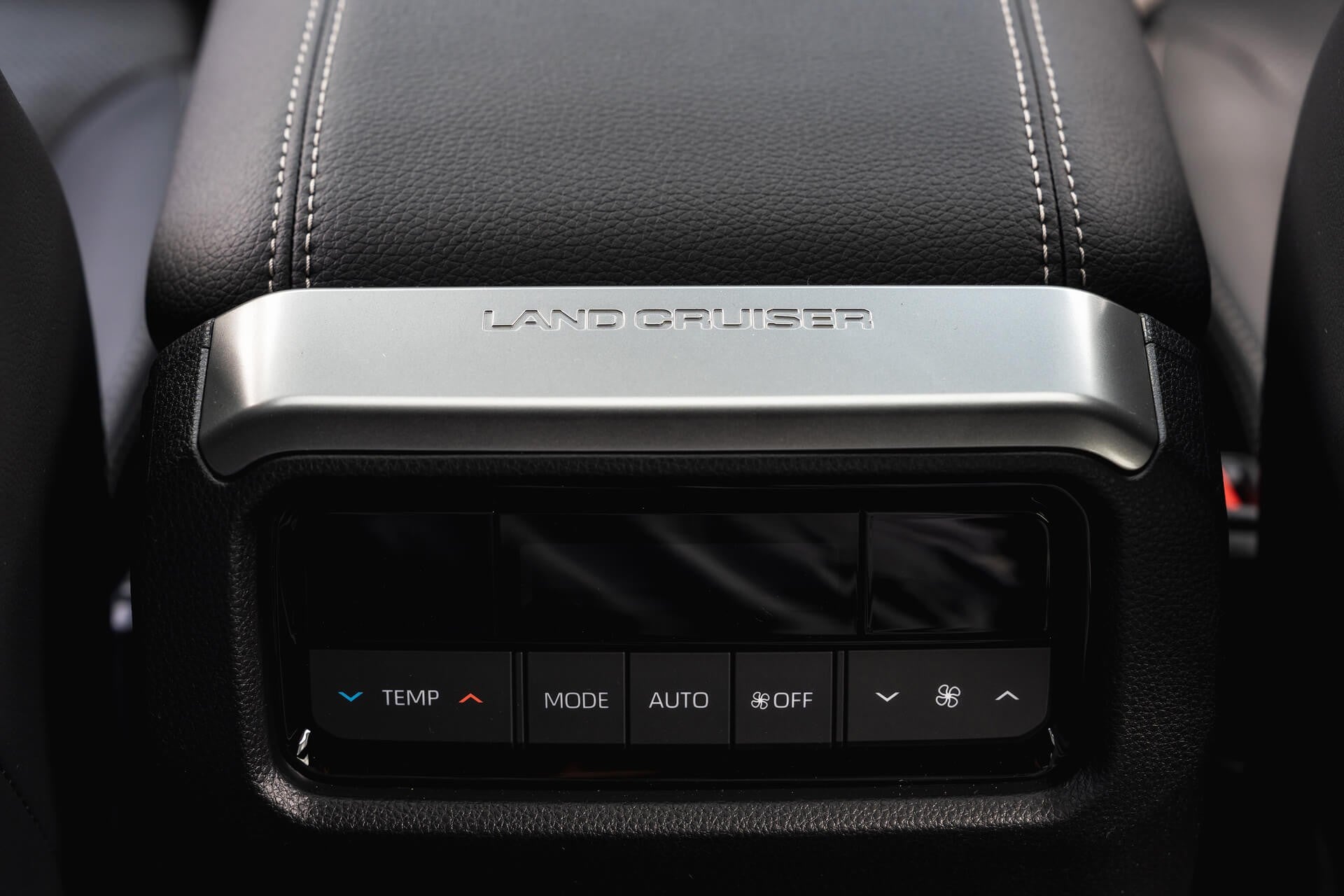 Toyota Land Cruiser 250 VX 2.7 Automatic Gallery Image