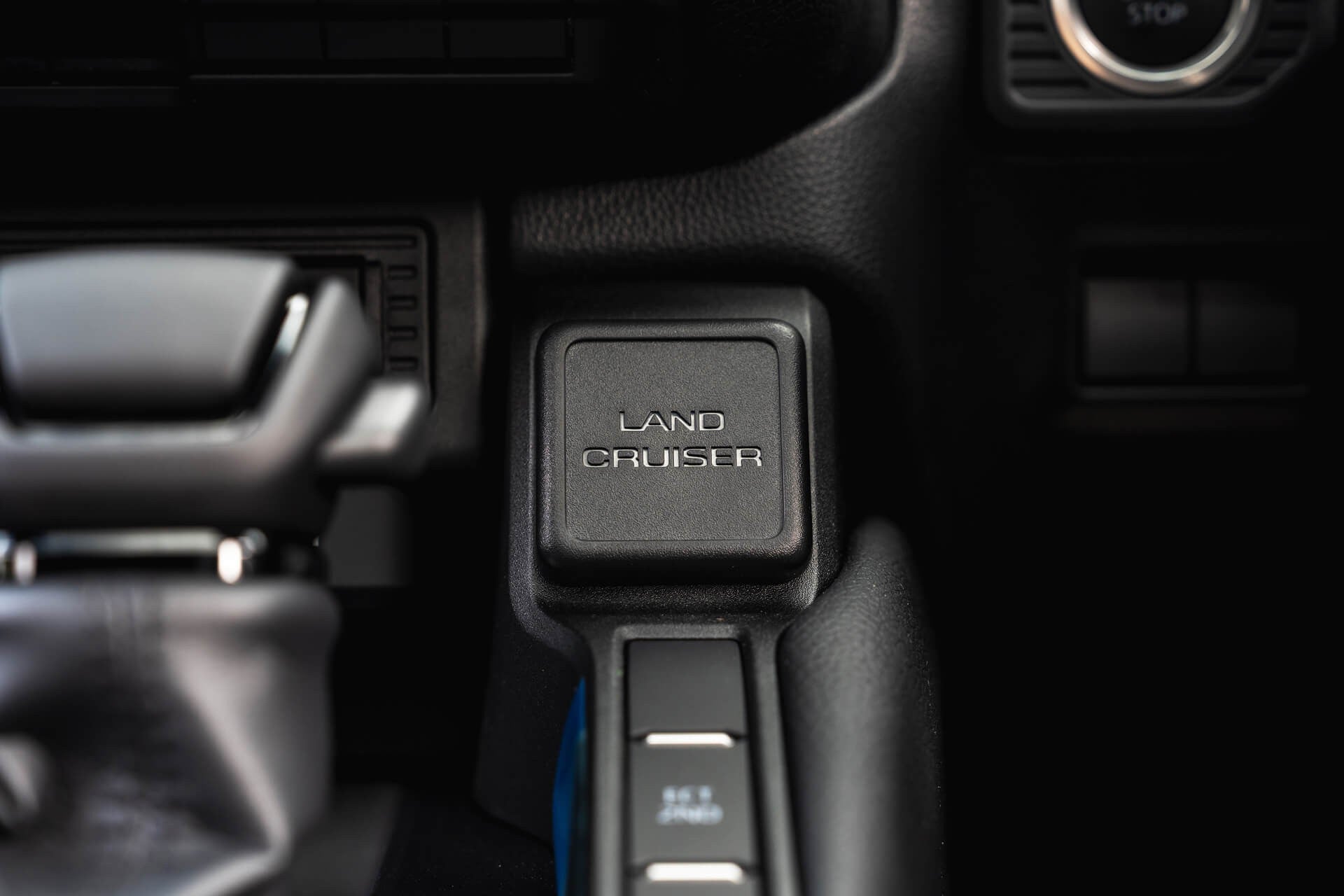 Toyota Land Cruiser 250 VX 2.7 Automatic Gallery Image