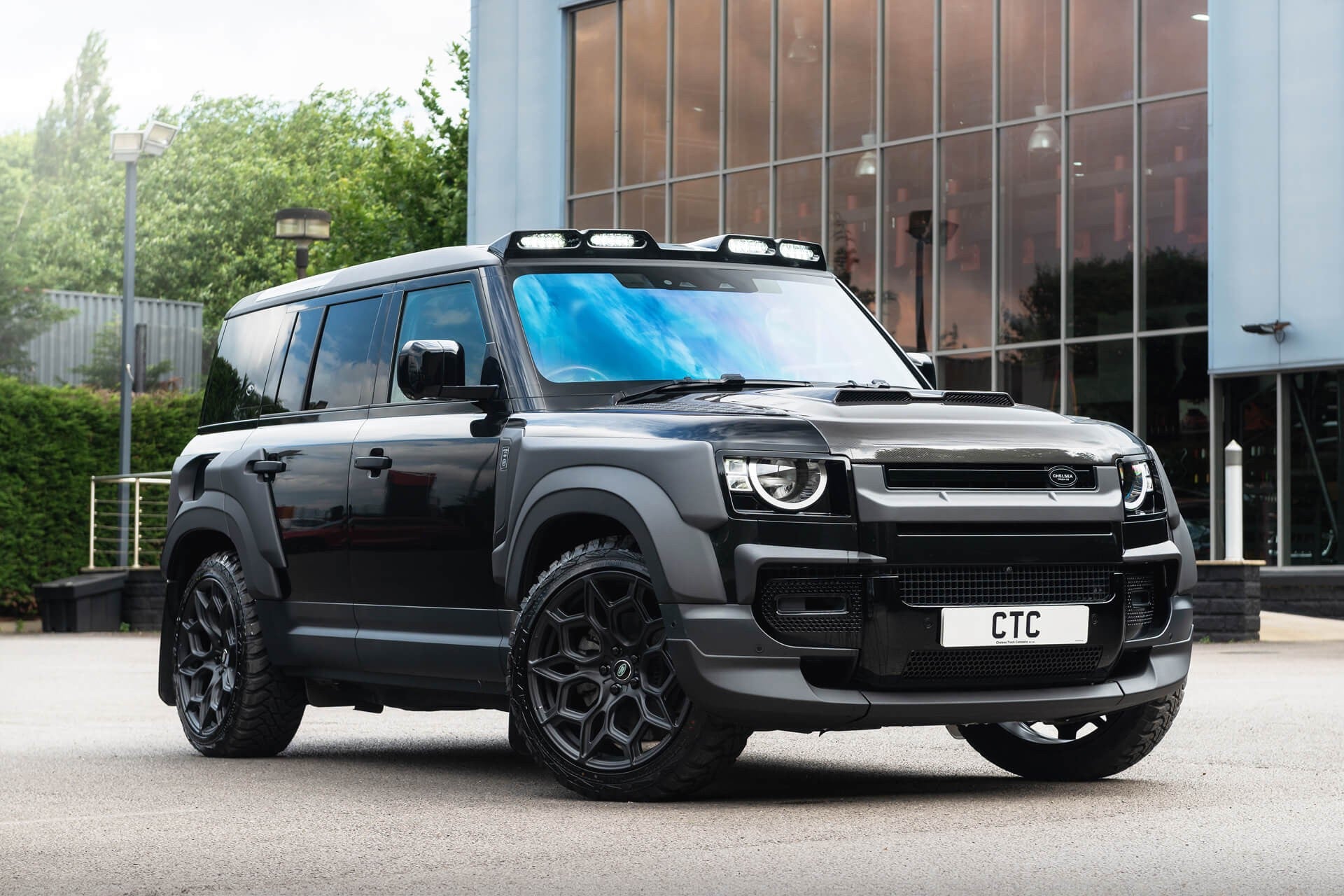 Land Rover Defender 110