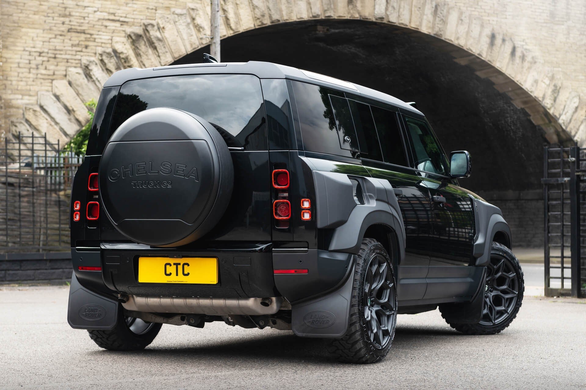 Land Rover Defender 110