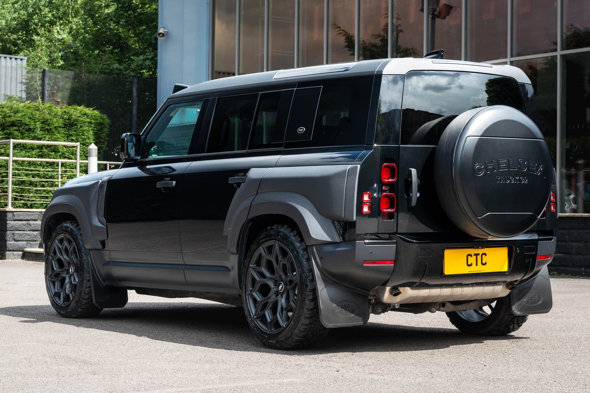 Land Rover Defender 110