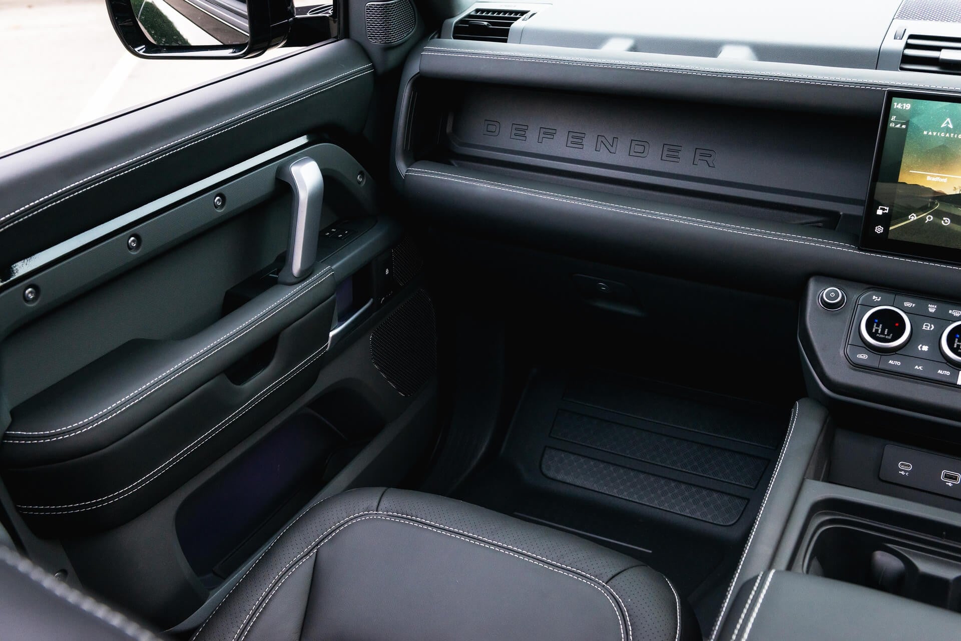 Land Rover Defender 110