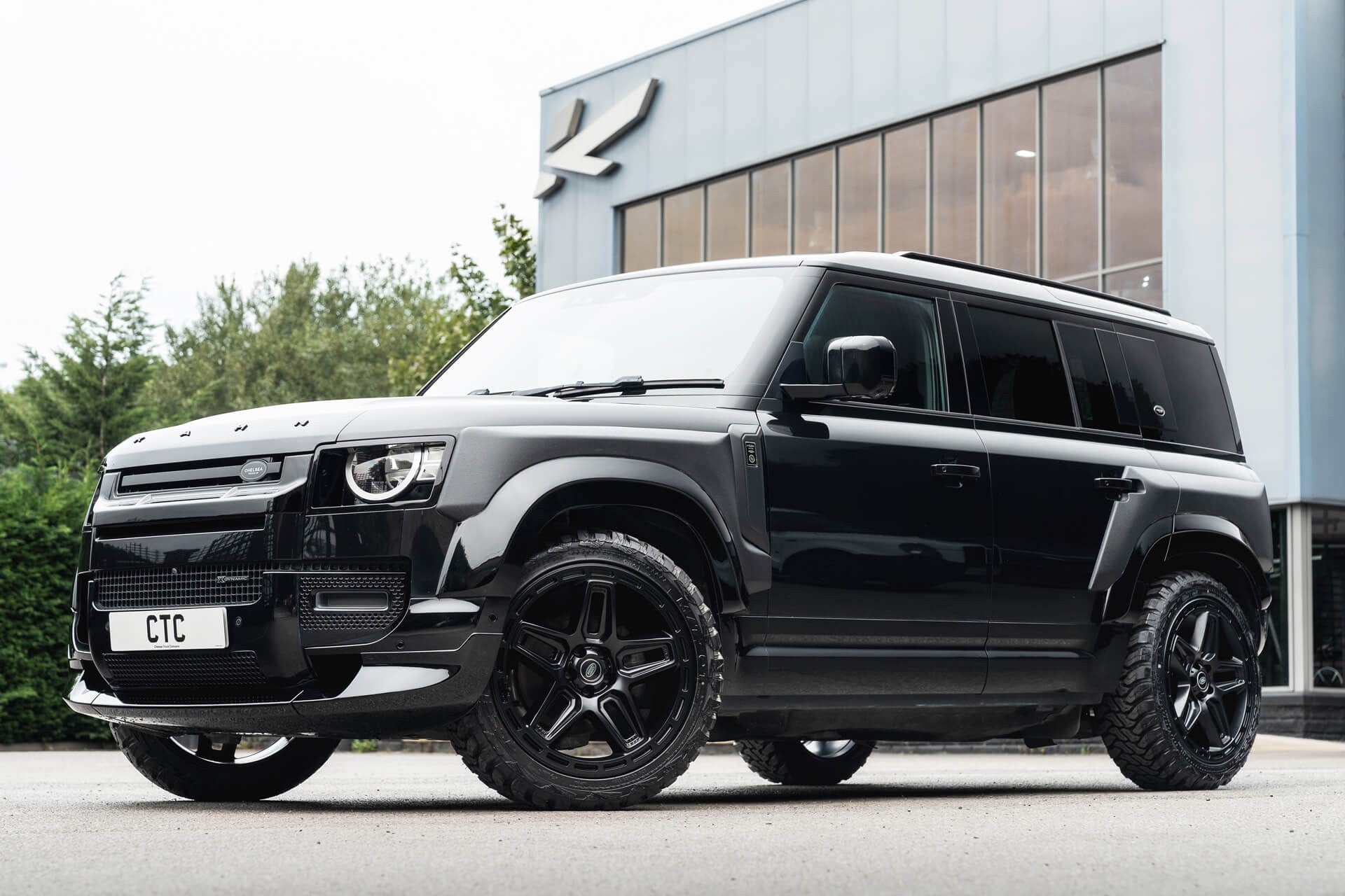 Land Rover Defender 110